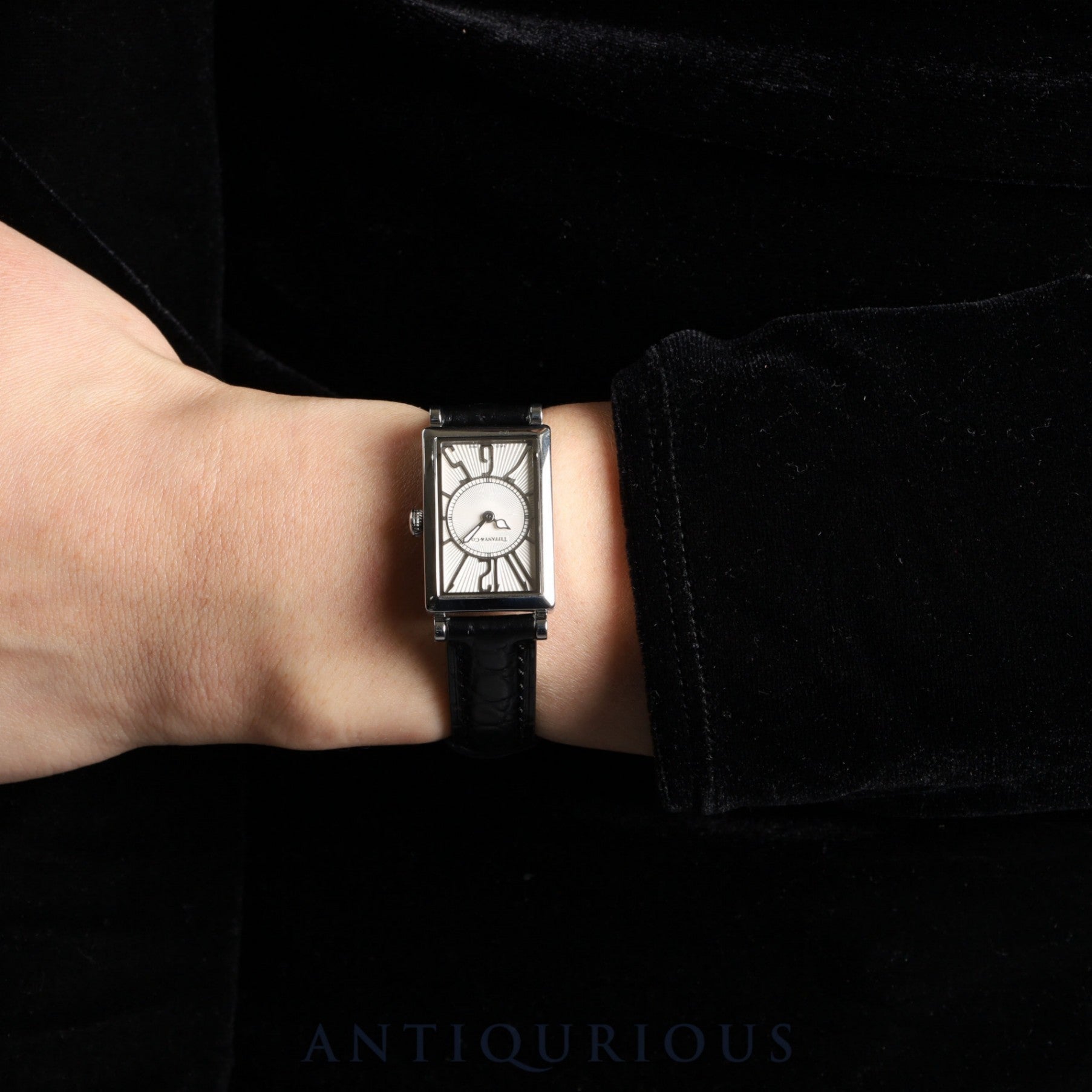 ティファニー ギャラリー Z3000.10.10A21A68A クォーツ Cal.976.001 SS 革 純正バックル(SS)シルバー文字盤 箱 保証書(2013年)オーバーホール済み