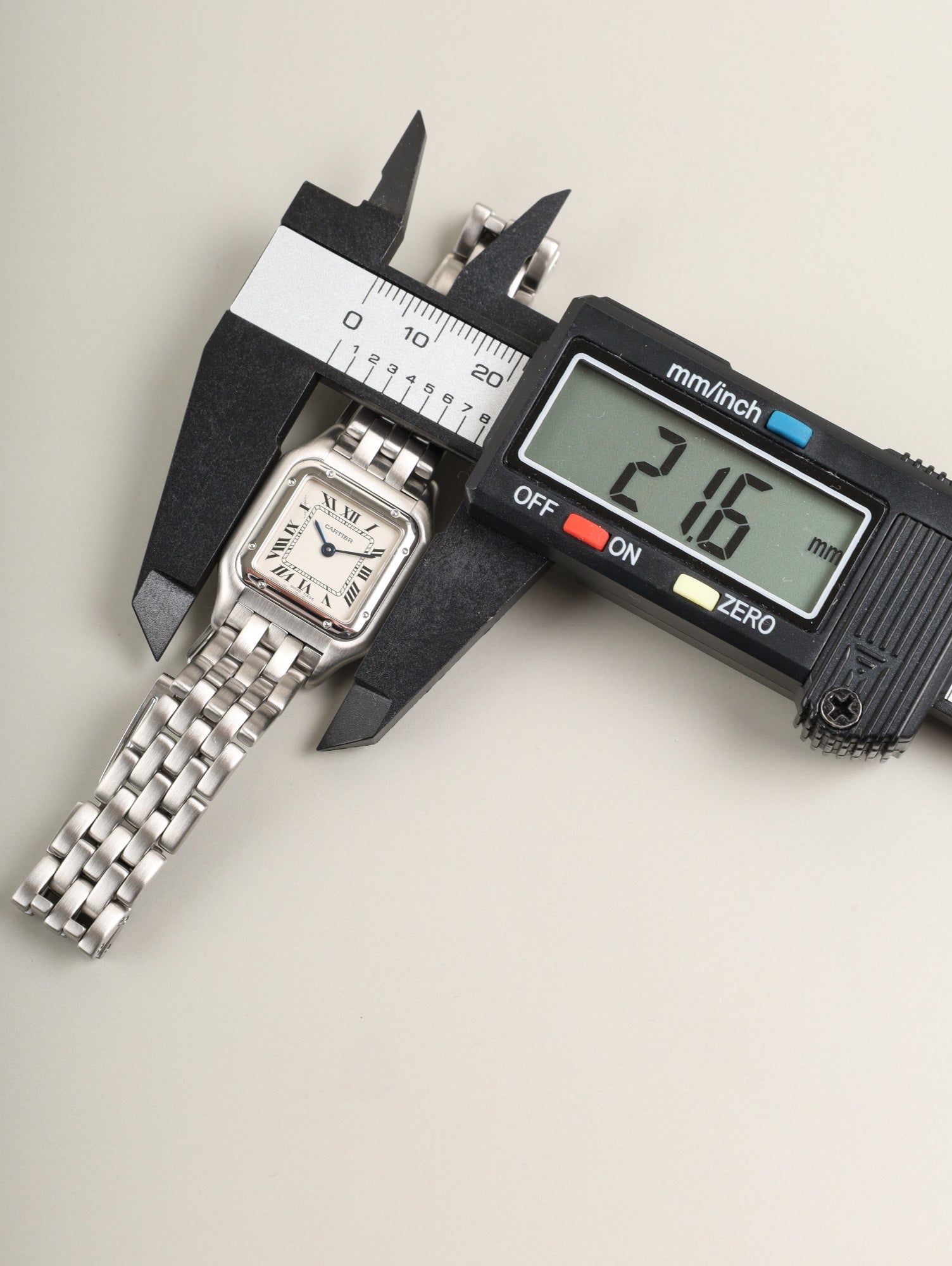 カルティエ パンテール SM 132 000 C クォーツ Cal.- SS SS アイボリーローマン文字盤(SWISS MADE表記) 箱 カルティエブティックにてコンプリートサービス済み