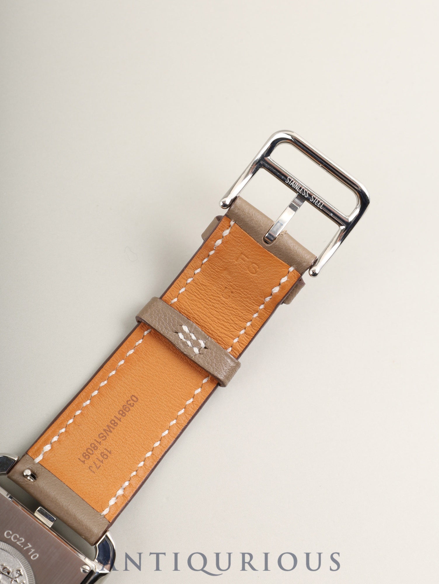 エルメス ケープコッド CC2.710 クォーツ Cal.- SS 純正革ベルト(U刻印:2022年) 純正尾錠(SS) シルバーアラビア文字盤 箱 保証書(2023年)オーバーホール済み