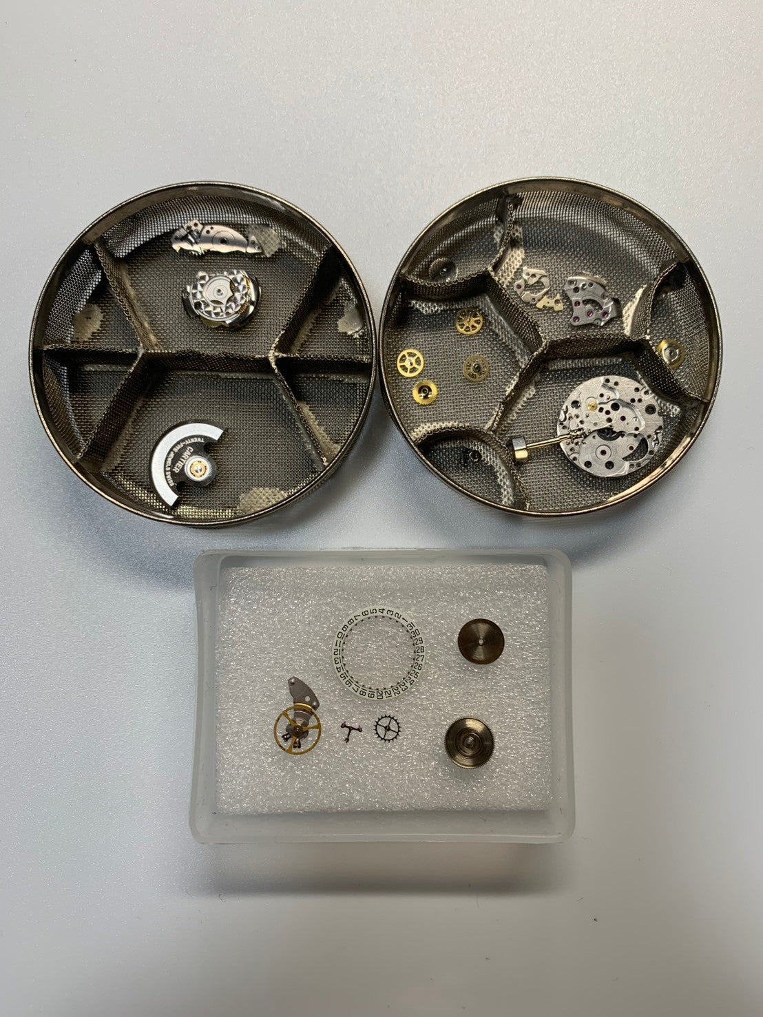 Cartier Santos Carrée LM 2961 Automatic Cal.ETA2671 SS/YG SS/YG White Roman Dial (SWISS marking) Box, Booklets, International Lifetime Guarantee (1981 / with name), Cartier Repair Invoice (2000) Overhauled