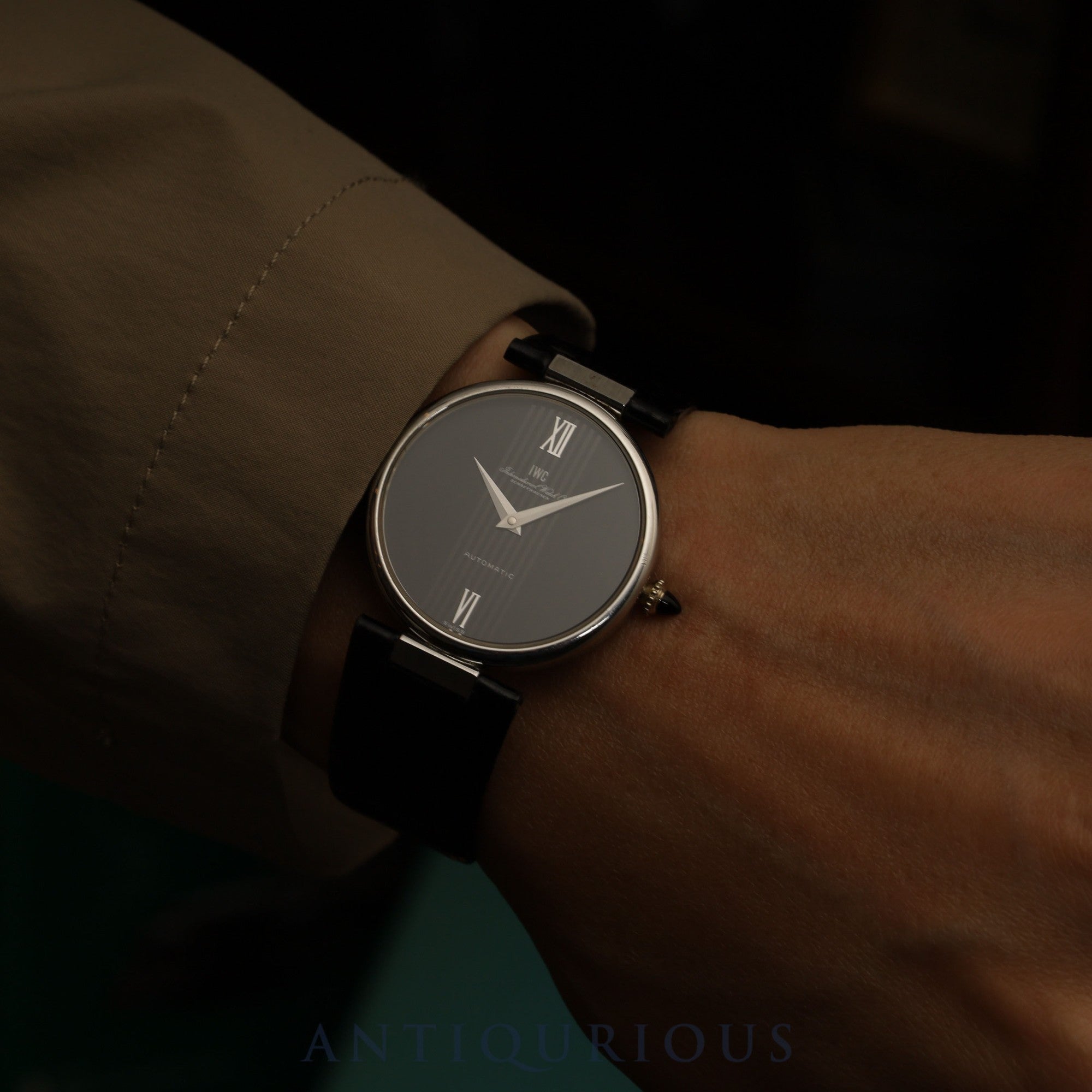 IWC ラウンド 3203 自動巻き Cal.3251 SS 革 純正尾錠(SS)ブラック文字盤 箱 冊子 ケース 保証書(1979年)オーバーホール済み アイダブリュシー