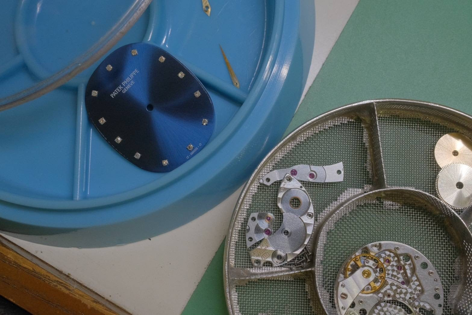 パテック・フィリップ ゴールデンエリプス 3848J-062 手巻き Cal.215 750YG 純正革ベルト 純正尾錠(750)ダイヤ12Pブルー文字盤 箱 アーカイブ(1991年)