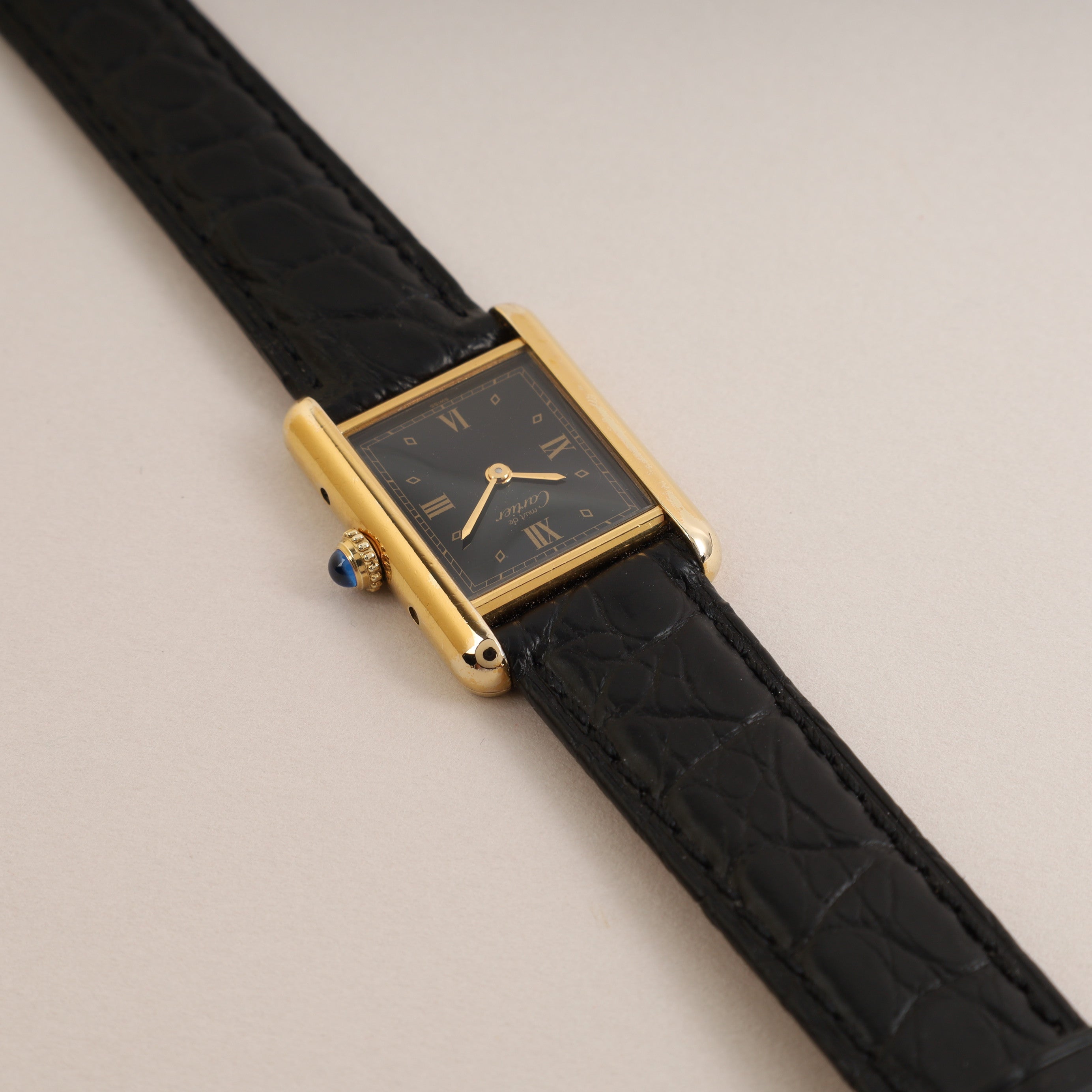 カルティエ マストタンク SM QZ ブラック飛びローマン文字盤