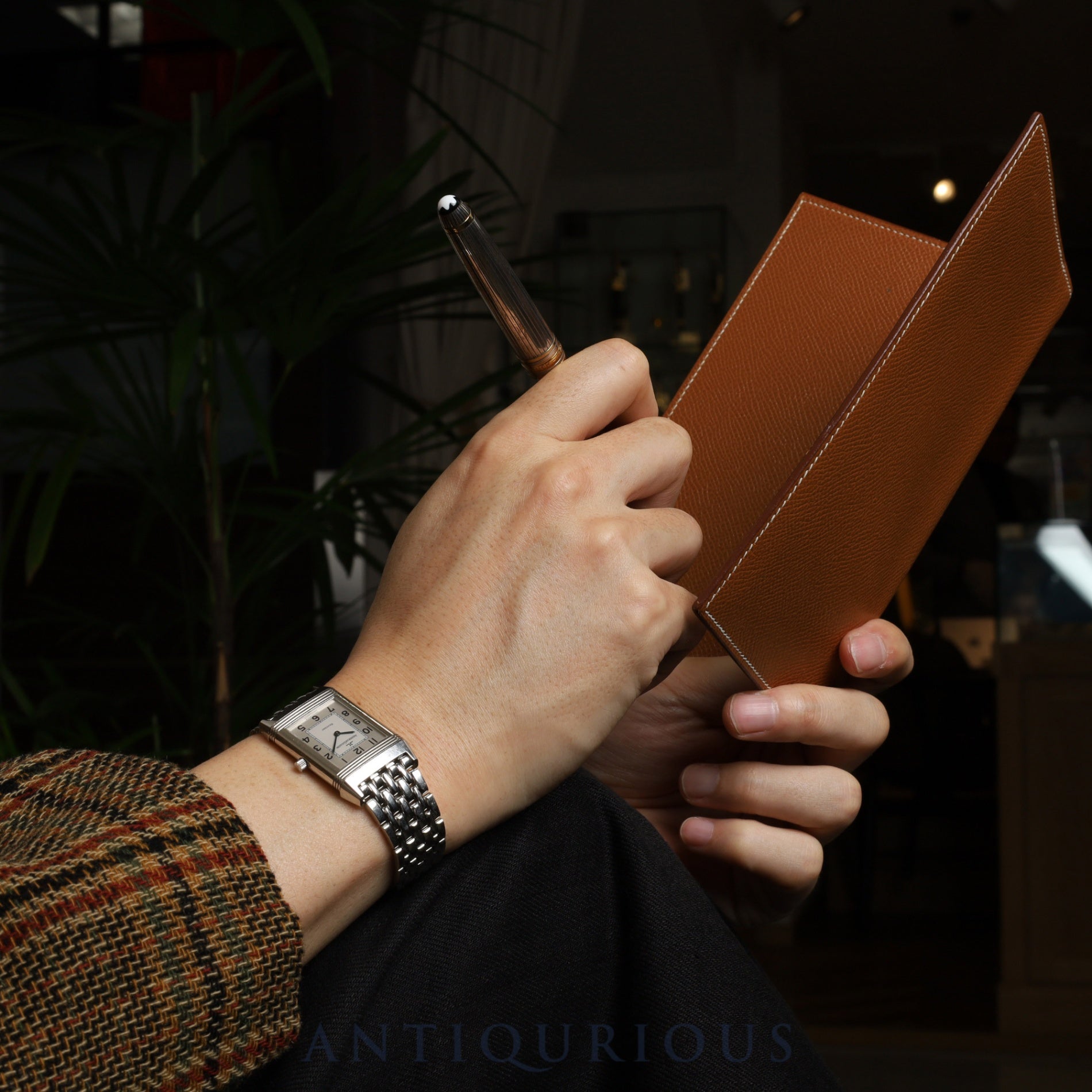 Jaeger-LeCoultre Reverso Classic Q2508120 / 250.8.86 Manual winding Cal.846/1 SS SS Silver dial Box Case Booklet Warranty (1997) Overhauled