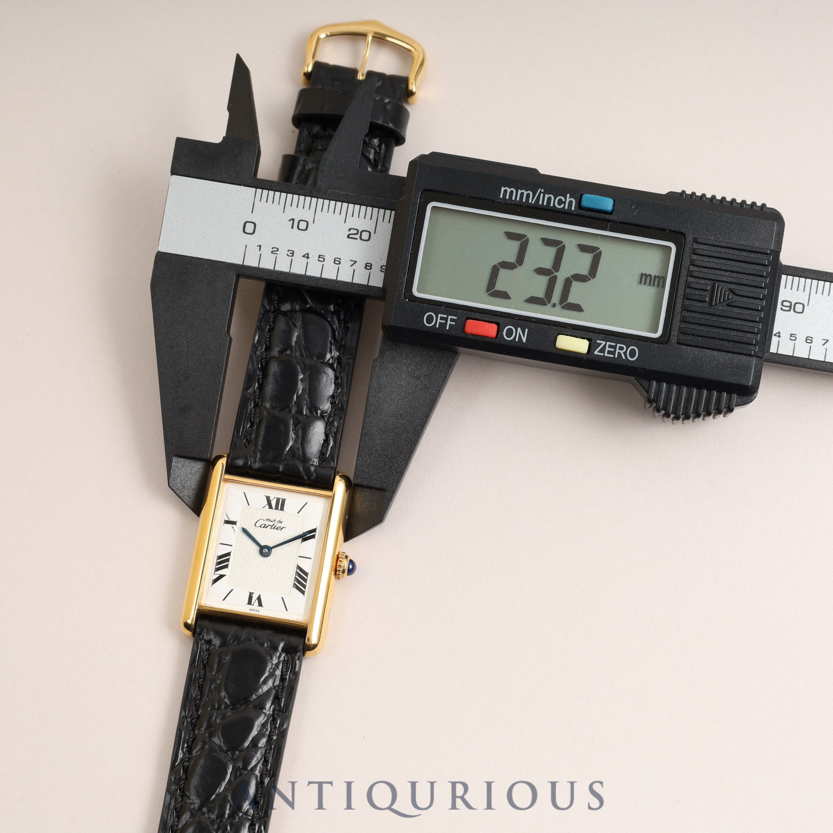 カルティエ マストタンク LM QZ ホワイト飛びローマ&2C文字盤