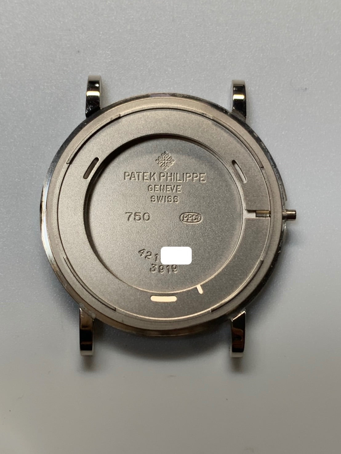 パテック・フィリップ カラトラバ 3919G-001 手巻き Cal.215 750WG 純正革ベルト 純正ピンバックル(750WG)ホワイトローマン文字盤 保証書(2004年)箱 ケース タグ 冊子 オーバーホール済み