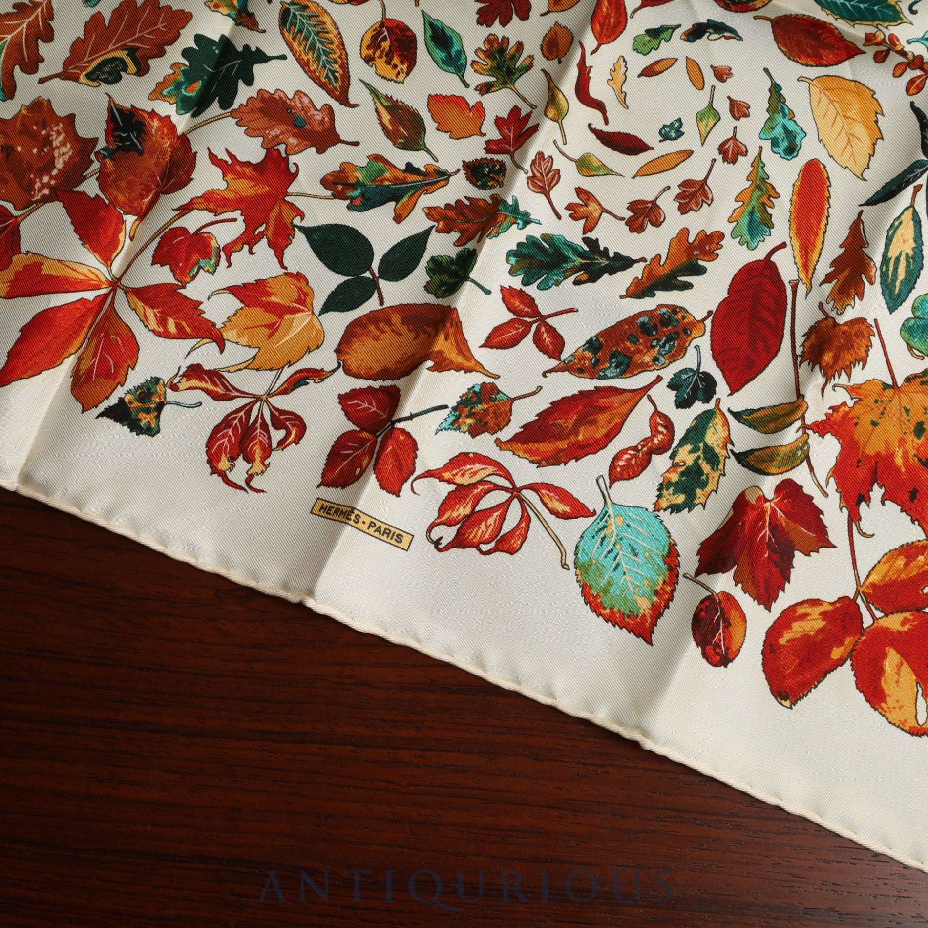 エルメス スカーフ カレ45 Tourbillon 渦巻き SILK100%