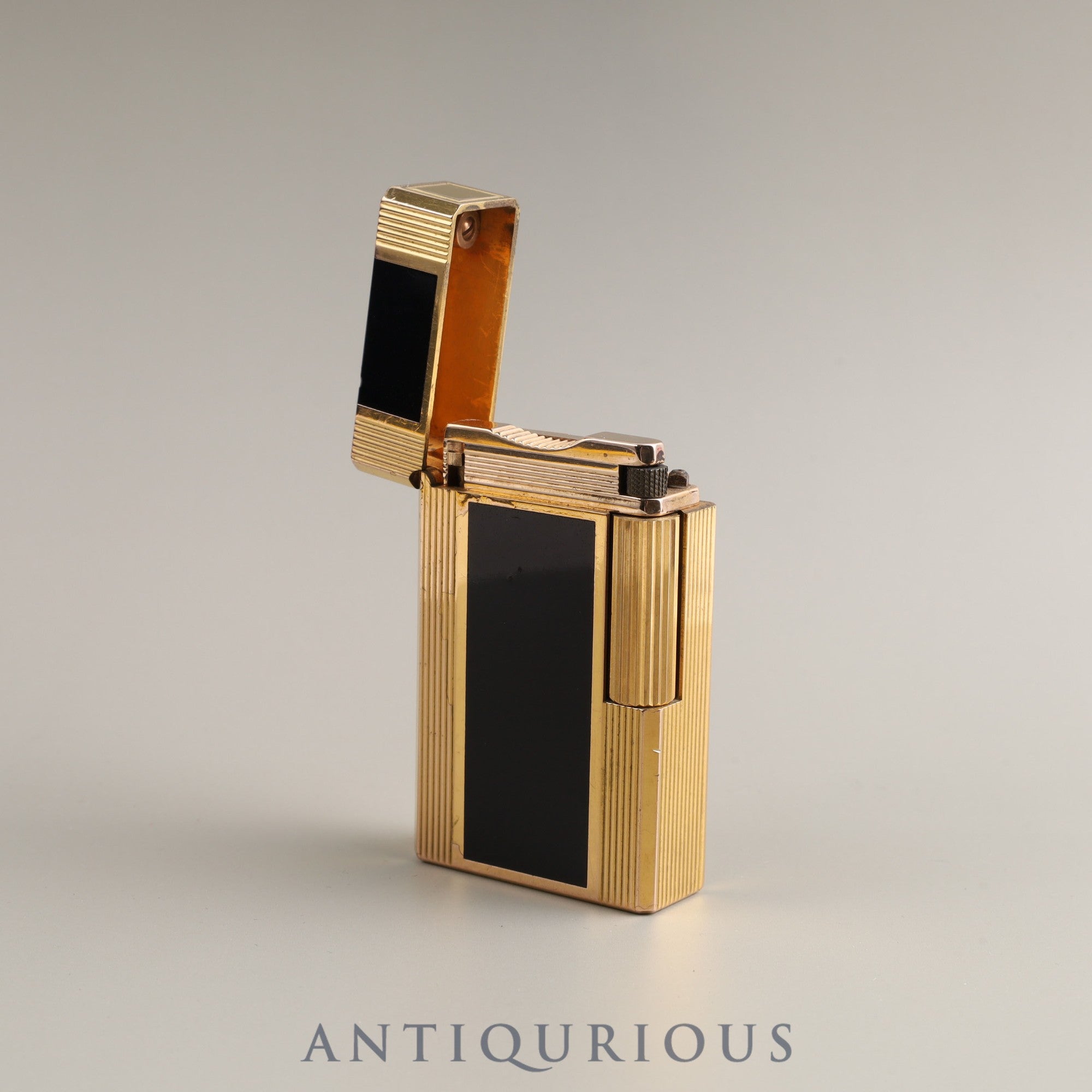 Dupont Lighter LINE1 Black Lacquer with Embossed Stripes, GP, Mechanically Adjusted