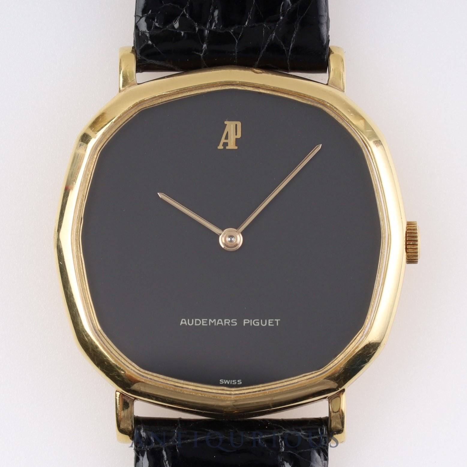 オーデマ・ピゲ オクタゴンケース 手巻き Cal.K2001/1A YG 革 純正尾錠(750)ブラック文字盤 箱