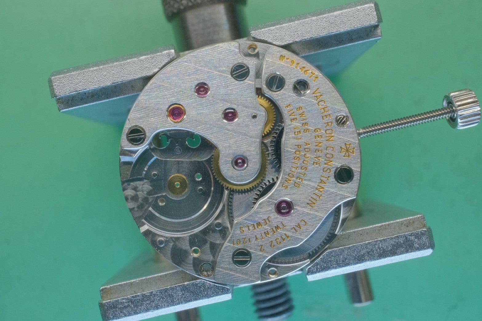 ヴァシュロン・コンスタンタン エッセンシャル 31160 / 000G 手巻き Cal.1132.2 750 革 純正尾錠(750) ホワイト文字盤 箱 ケース 冊子 保証書(2002年) オーバーホール済み