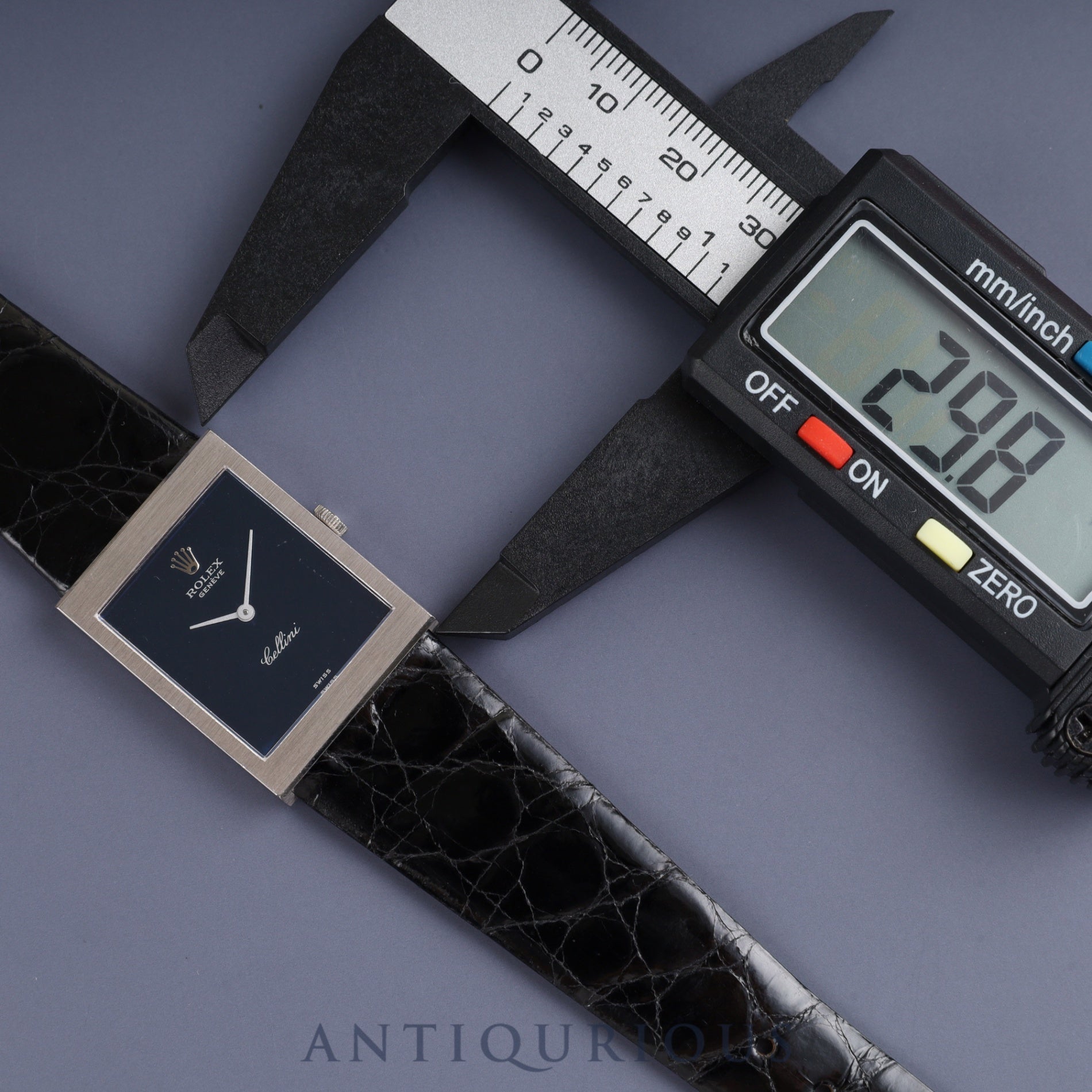 Rolex Cellini 4014 manual winding Cal. 1601 750 leather watch with genuine stainless steel buckle, blue dial, 22 x 29mm, 34th series (1971), genuine leather strap (shows signs of use), overhauled.