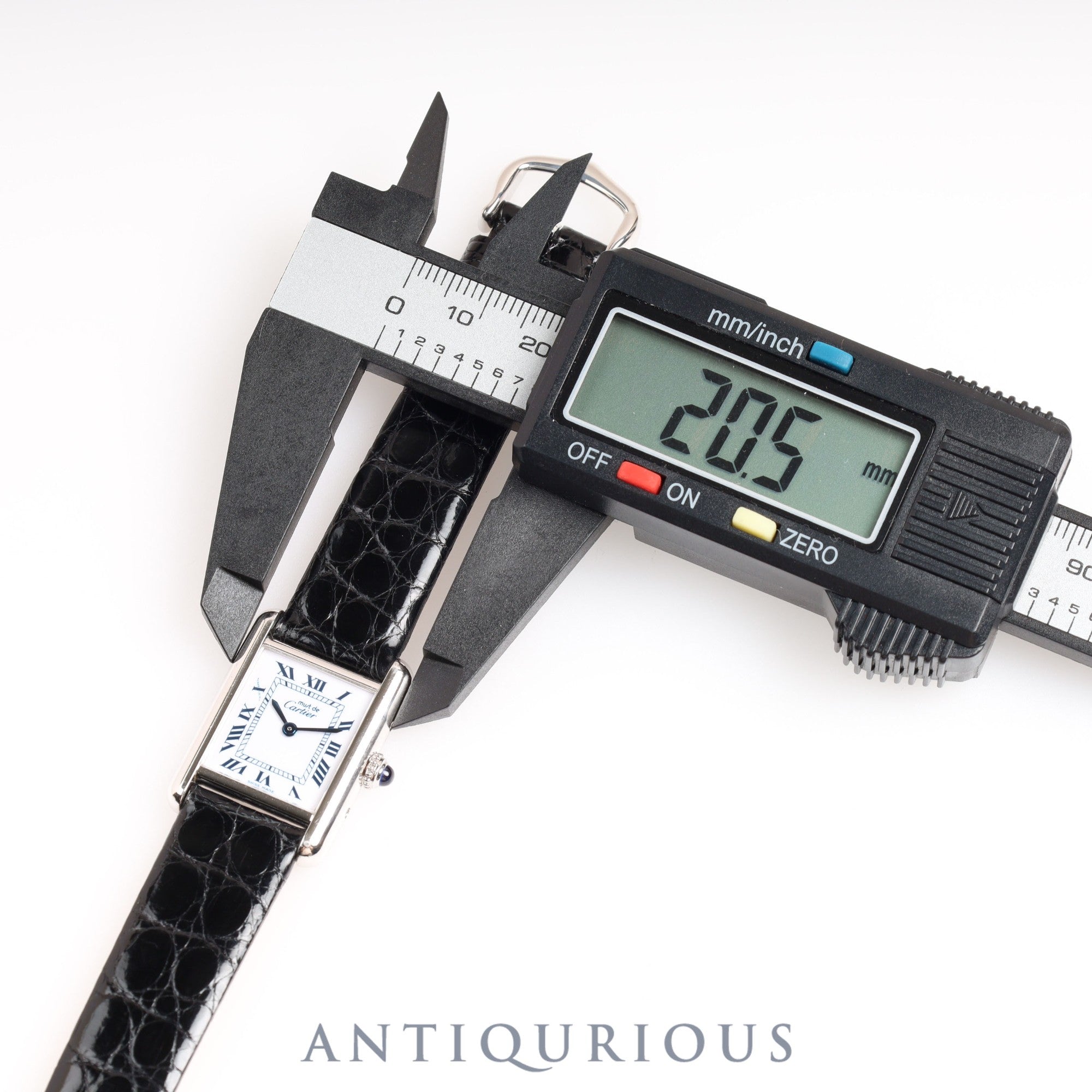 カルティエ マストタンク SM QZ ホワイトローマン文字盤 箱