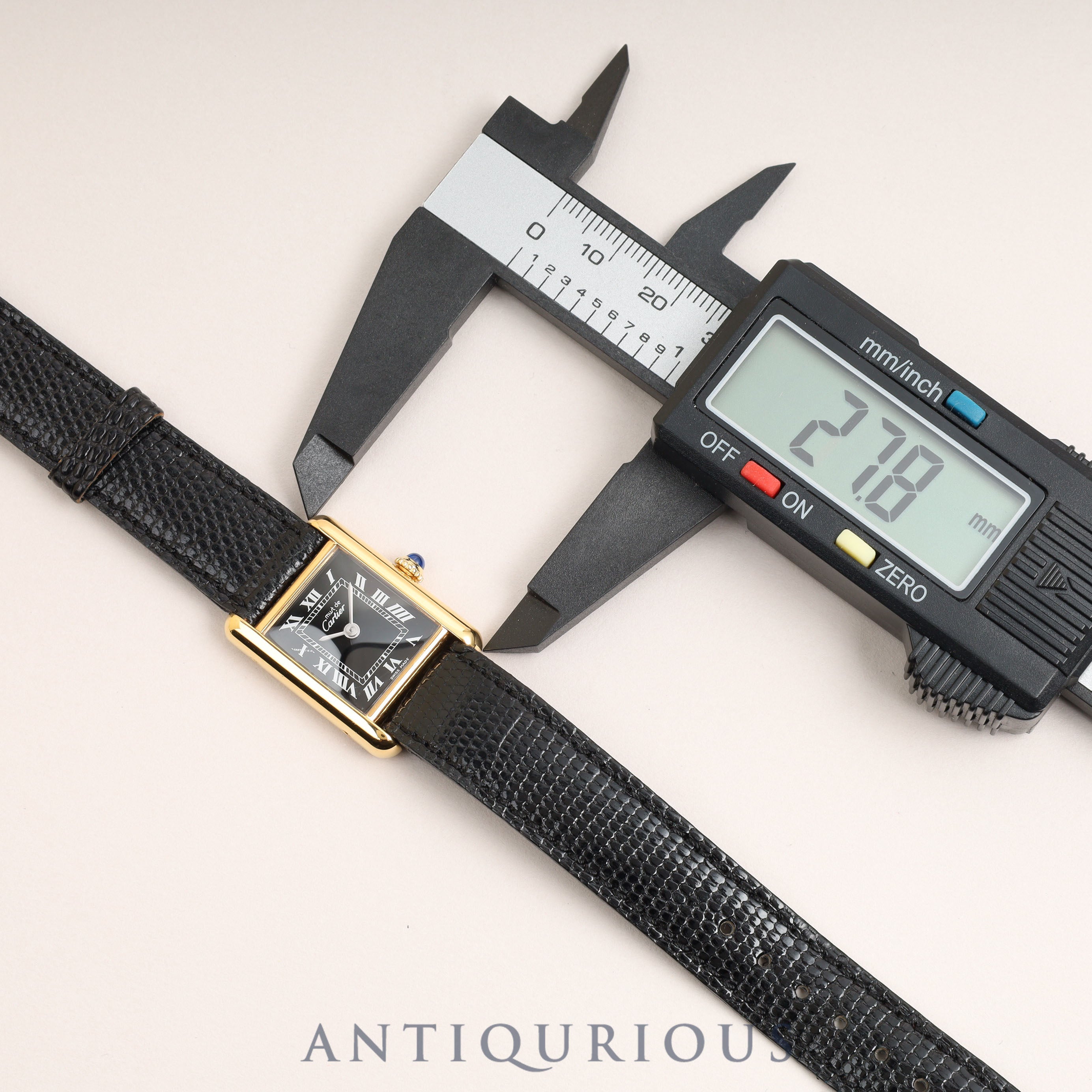 カルティエ マストタンクSM 手巻き ブラックローマ文字盤 国際永久保証書