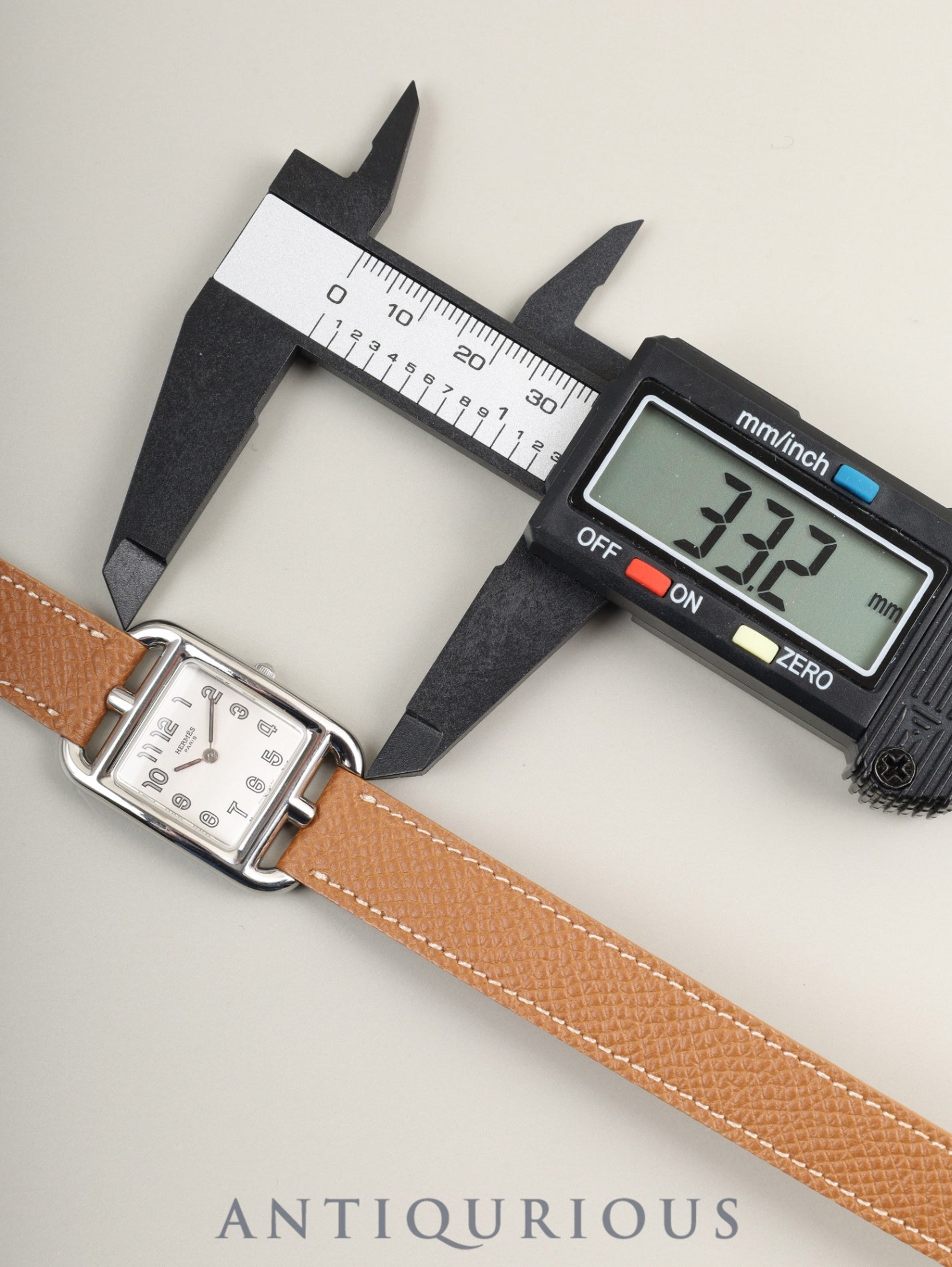 エルメス ケープコッド CC1.210.220 / VBNI クォーツ Cal.976.001 SS 革 純正尾錠(SS)シルバー文字盤 箱 冊子 保証書(2001年)純正革ベルト(□H刻印:2004年)オーバーホール済み