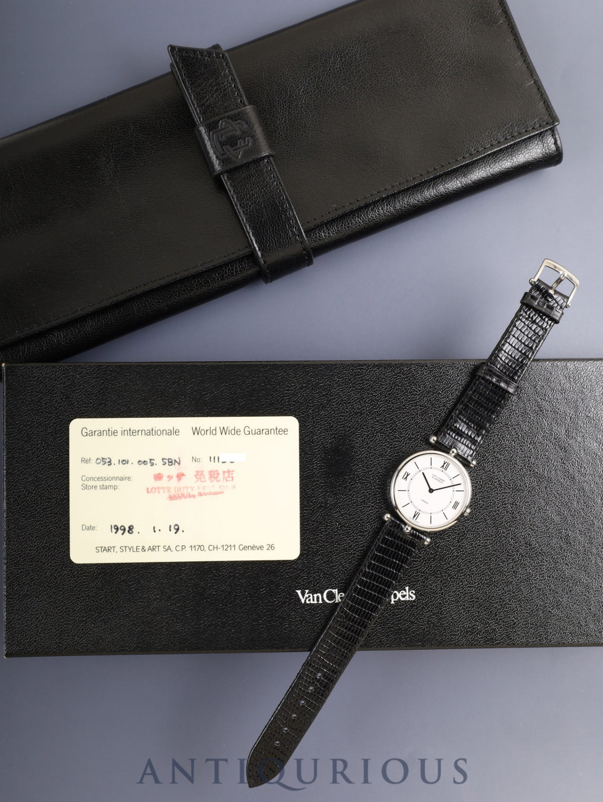 Van Cleef & Arpels Round La Collection 53101 Quartz Cal. ETA256.041 SS with original pin buckle (SS), white dial (SWISS MADE marking), box, warranty (1998), booklet, card case, overhauled.