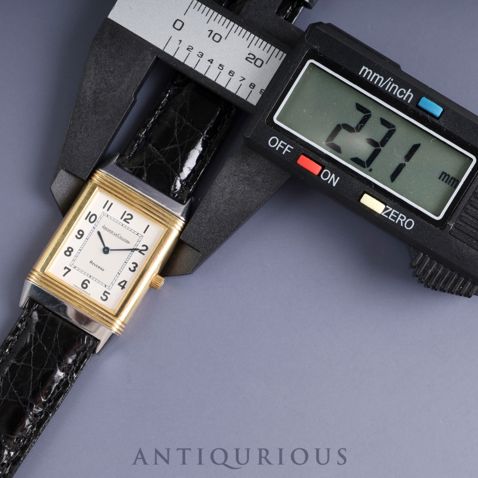 ジャガー・ルクルト レベルソ クラシック 250.8.08 クォーツ SS/YG 革 純正尾錠(SS)シルバーアラビア文字盤 オーバーホール済み ※ケース裏彫りあり