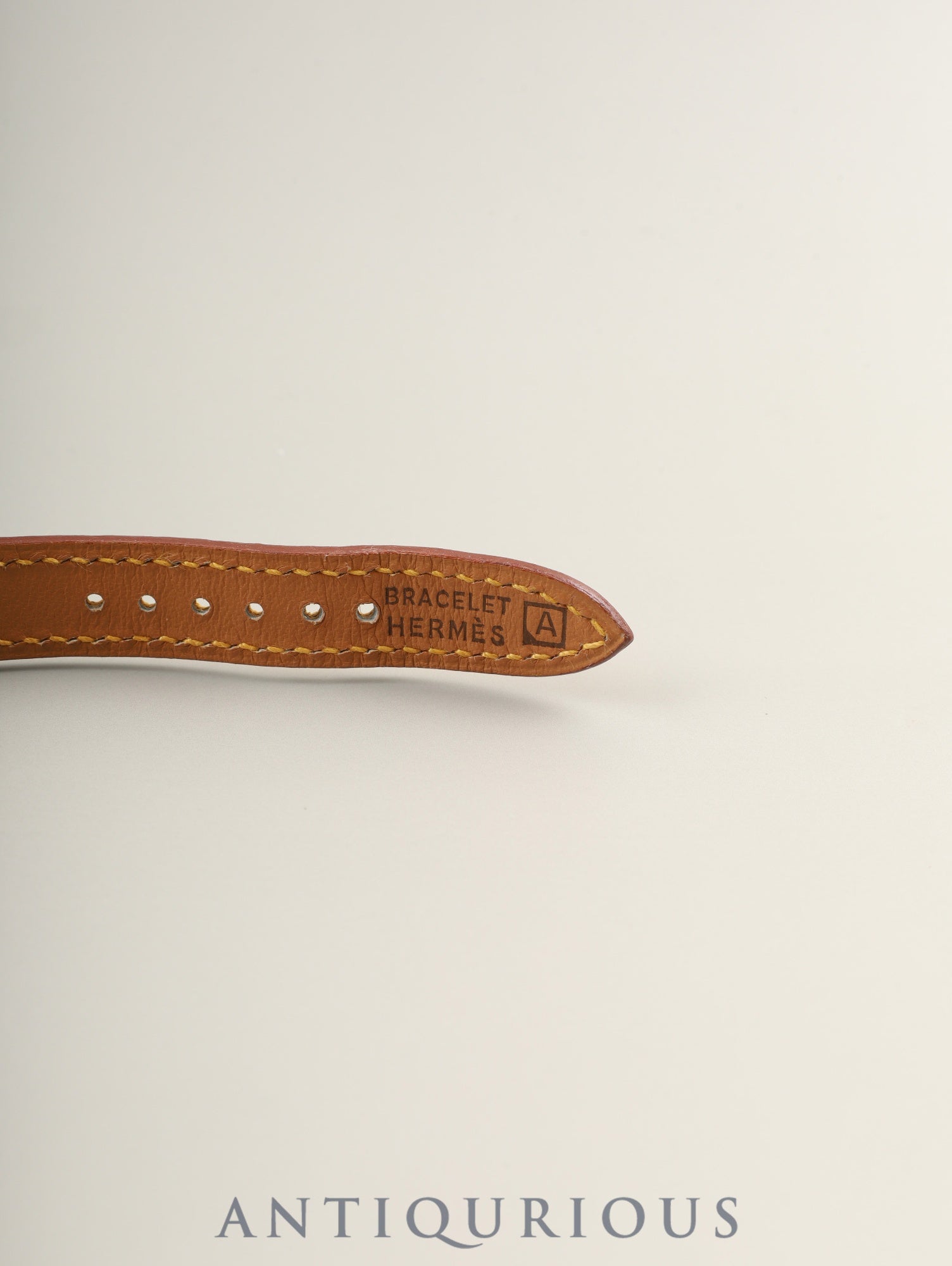 エルメス ケリーウォッチ KE1.210 クォーツ Cal.100.106 GP 純正革ベルト(□A刻印:1997年 ) 純正尾錠(GP) ホワイト文字盤 箱 ケース 冊子 保証書(2001年)オーバーホール済み