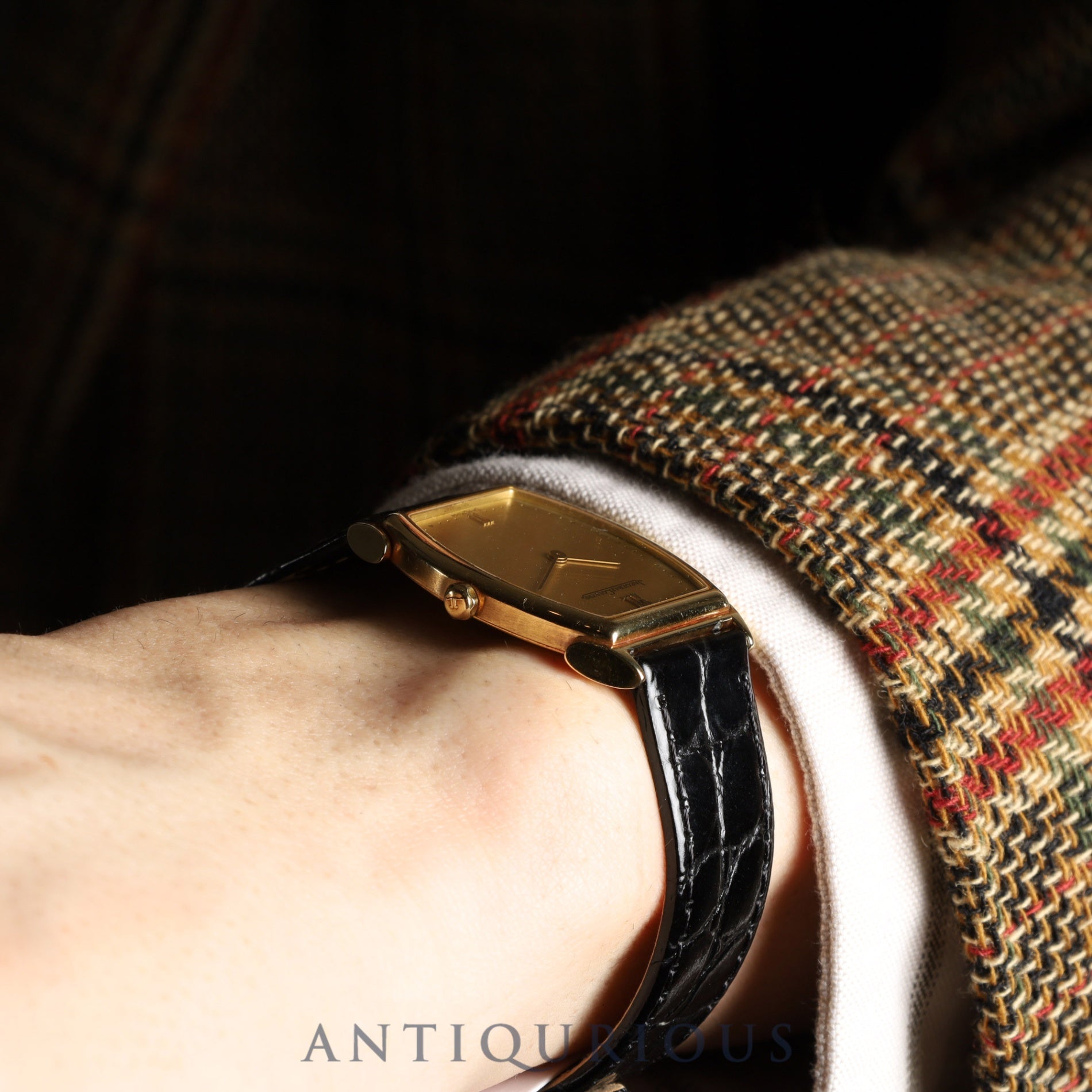 Jaeger-LeCoultre Vintage Tonneau 140.067.1 Quartz Cal.-750 Leather Strap with Genuine GP Buckle Gold Dial Warranty Booklet Overhauled