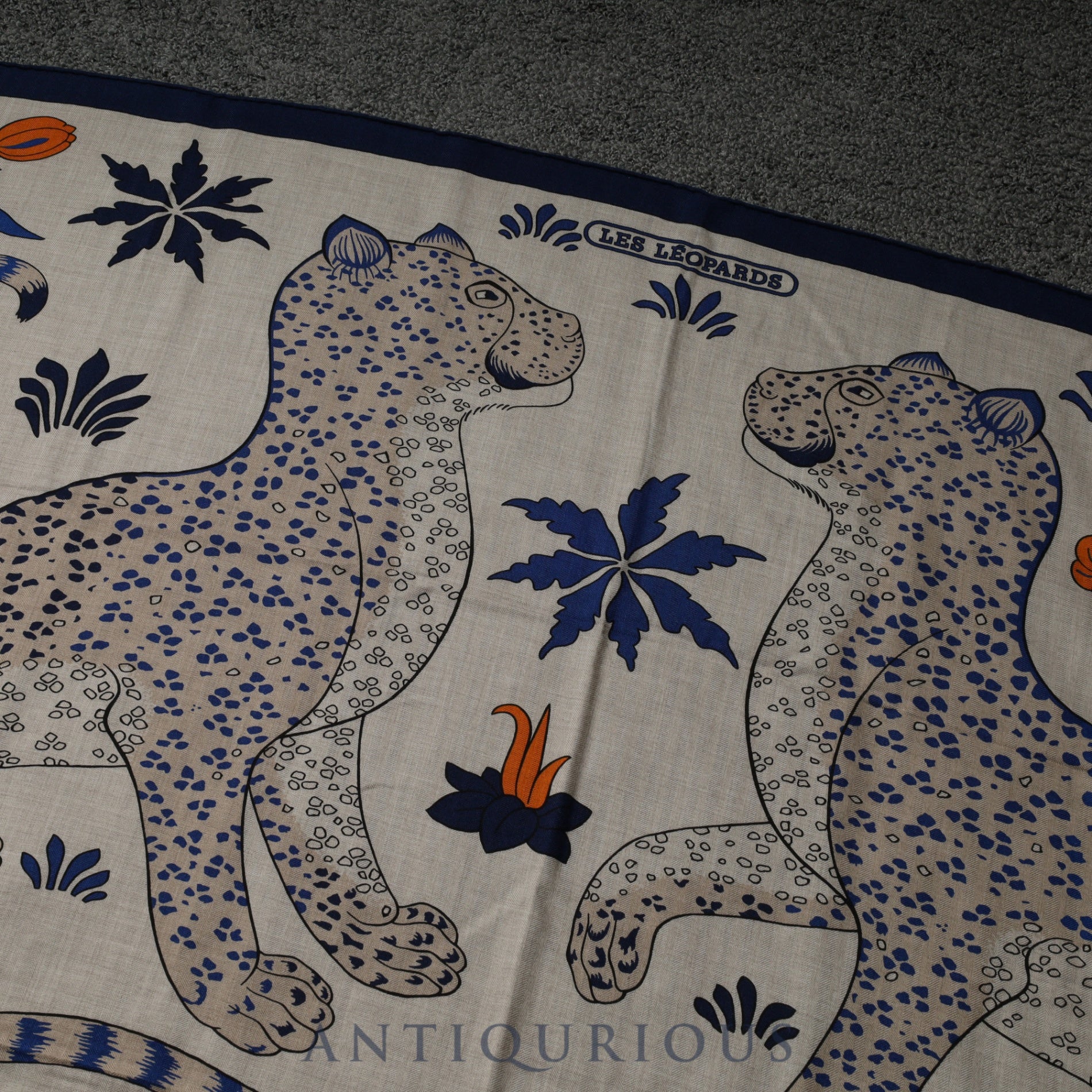 エルメス カレ ジェアン レオパード カシミア70%/SILK30% 箱