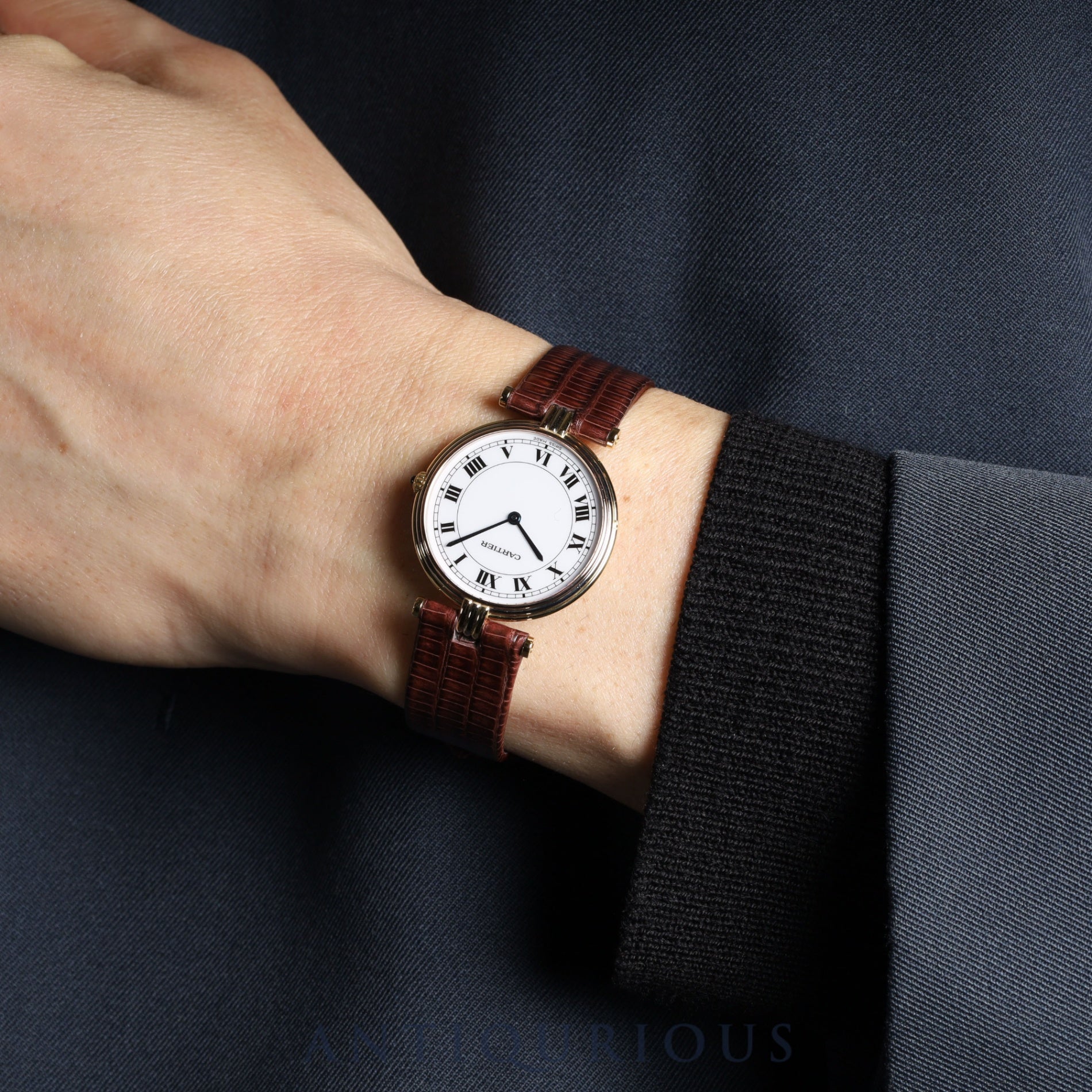 Cartier Vendôme VLC LM Trinity 85533553 / 81003 Quartz 750 Leather Genuine Buckle (GP) White Roman Dial (SWISS MADE Marking) Completely serviced (full maintenance) at a Cartier boutique