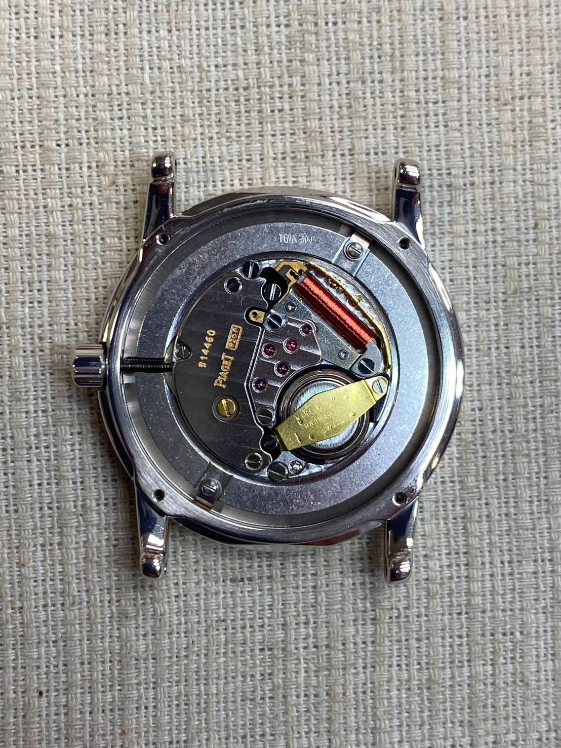 Piaget Round 5894 Quartz 750 Genuine Buckle (750) Silver Dial