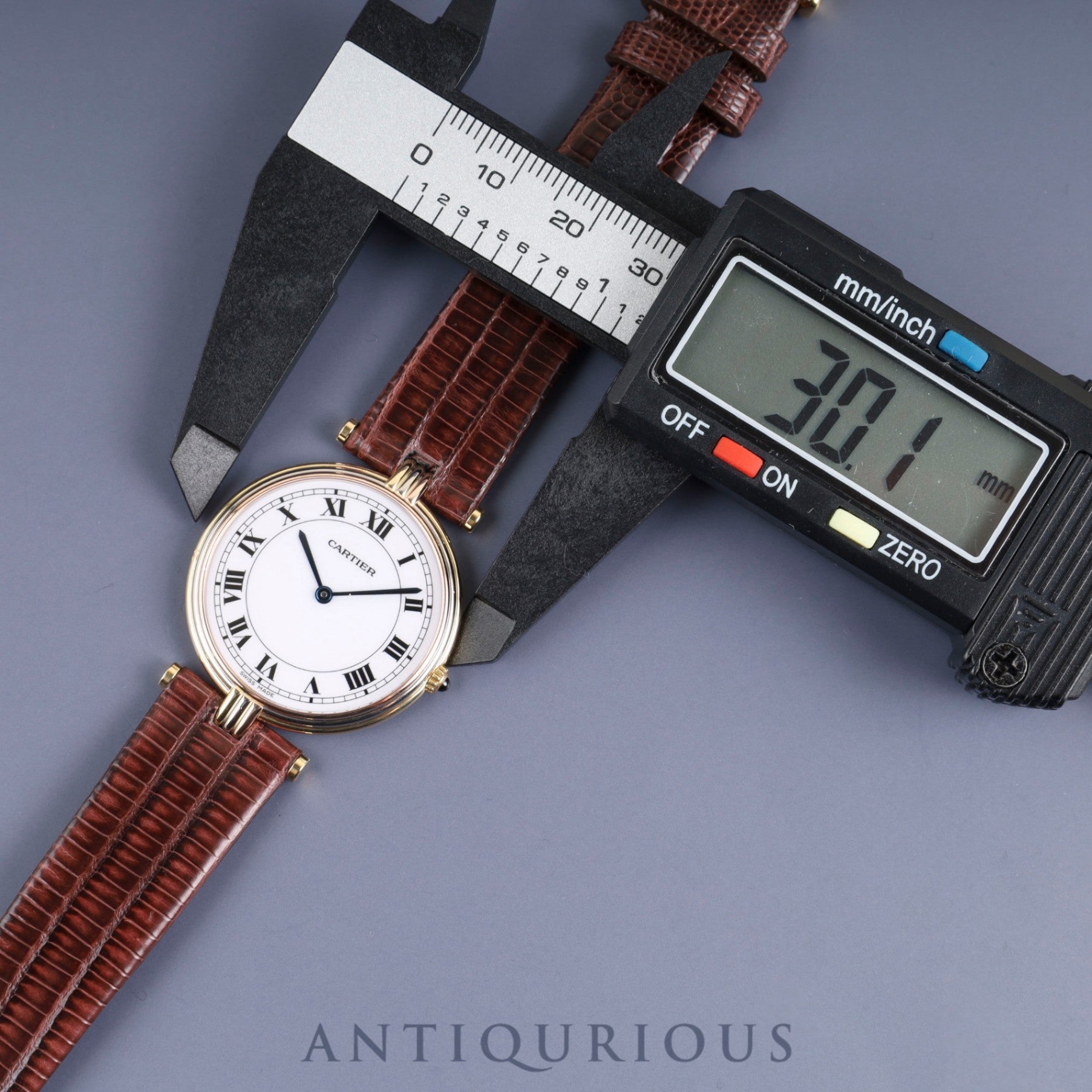 Cartier Vendôme VLC LM Trinity 85533553 / 81003 Quartz 750 Leather Genuine Buckle (GP) White Roman Dial (SWISS MADE Marking) Completely serviced (full maintenance) at a Cartier boutique