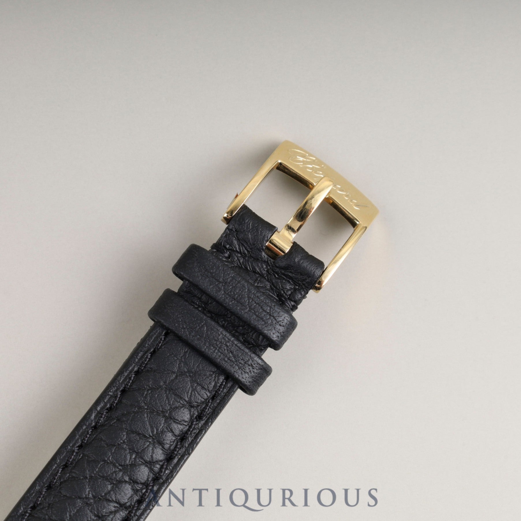 ショパール クラシック スクエア 127366 クォーツ Cal.976.001 750 カミーユ・フォルネ社製革ベルト 純正尾錠(GP) ホワイトローマン文字盤 箱 原産地証明書(2015年) 冊子 オーバーホール済み