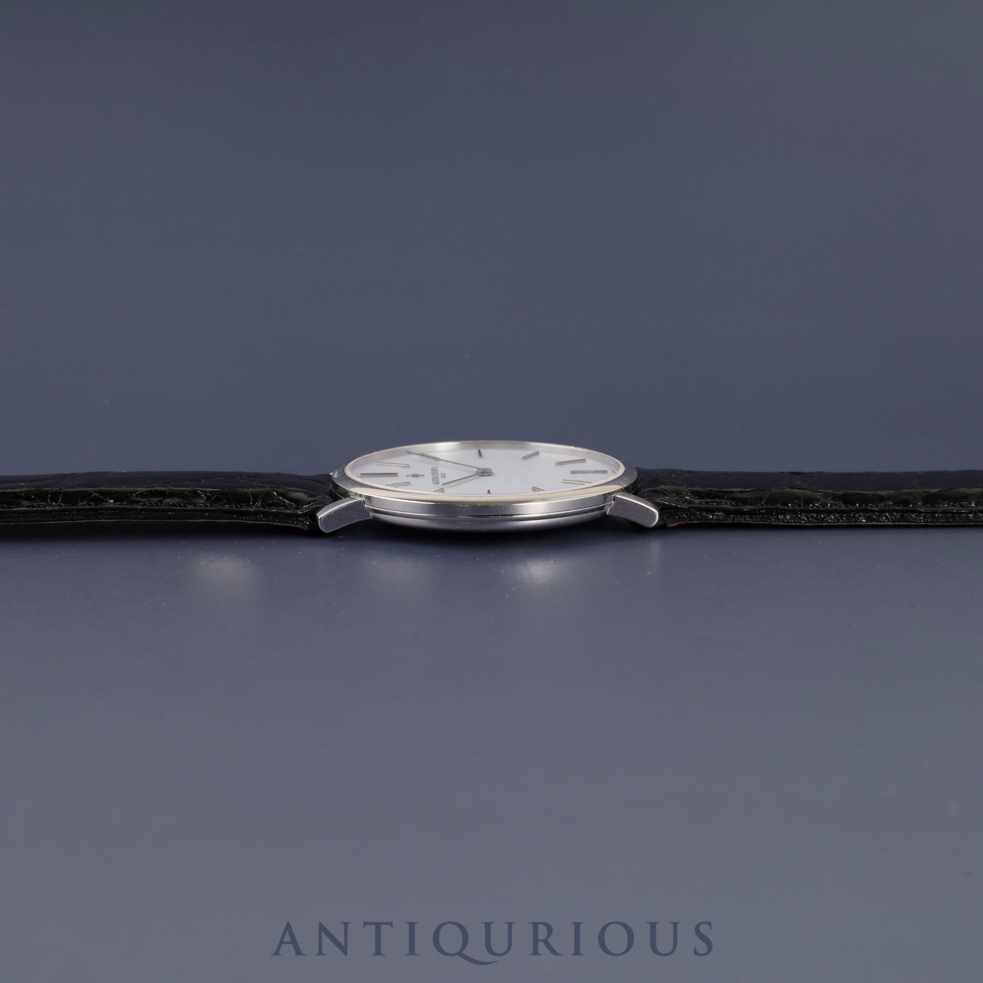 ヴァシュロン・コンスタンタン エッセンシャル 31160 / 000G 手巻き Cal.1132.2 750WG 革 純正尾錠(750WG) ホワイト文字盤 箱 ケース 冊子 保証書(2002年) オーバーホール済み