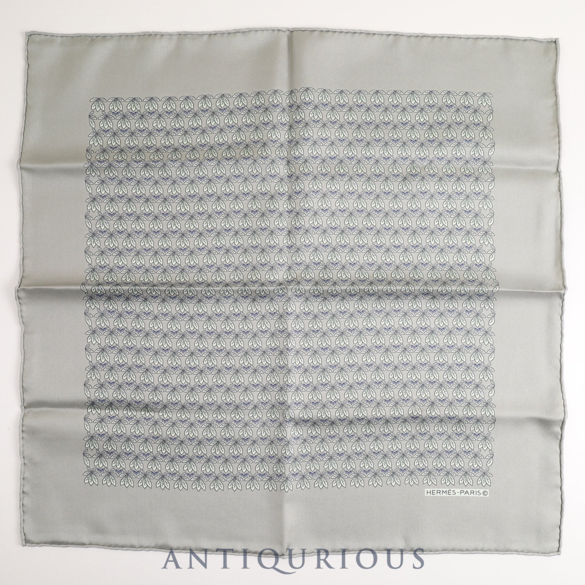 エルメス スカーフ カレ45 総柄 グレー SILK100%