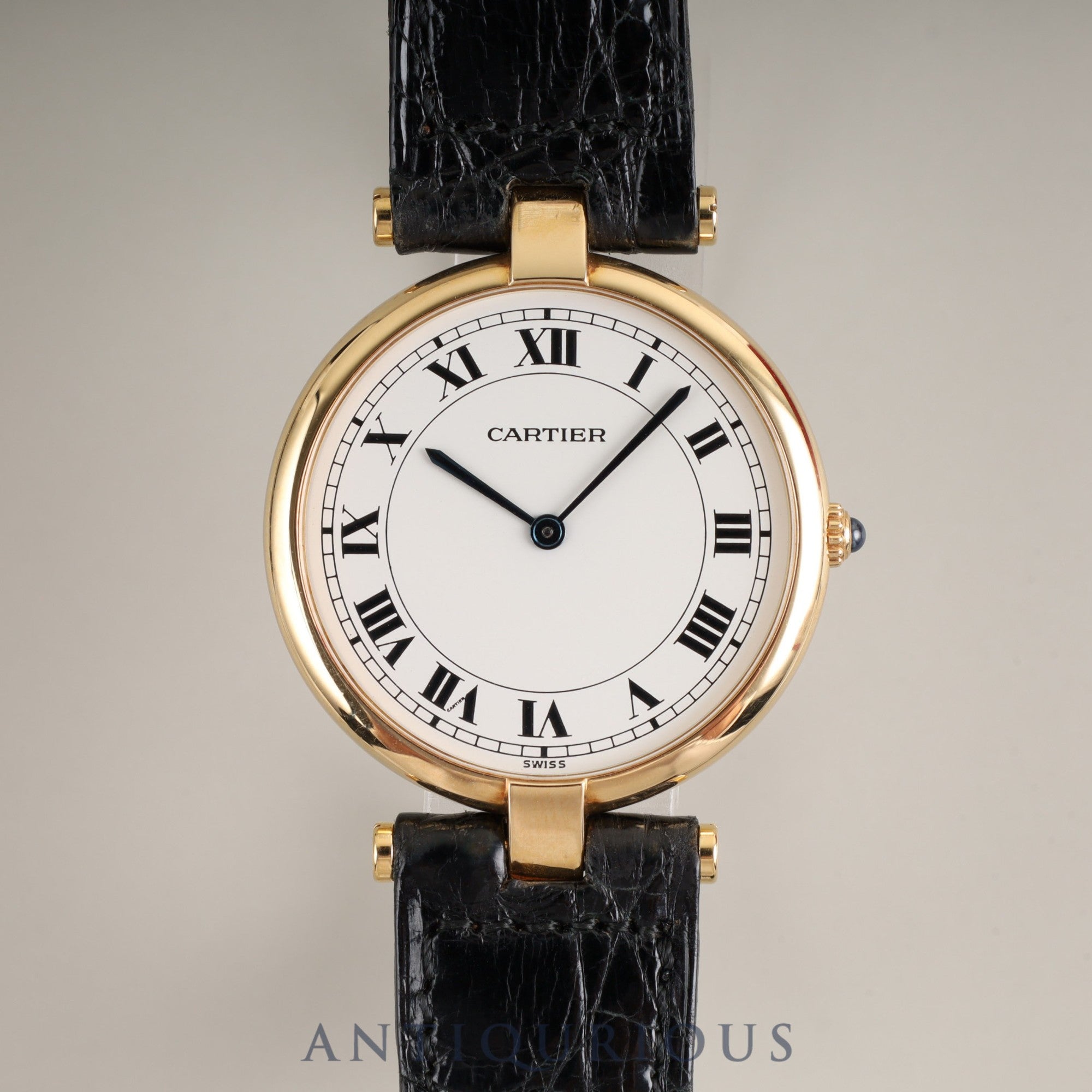Cartier Vendôme VLC LM 881001 Quartz Cal.-750 with genuine leather strap and genuine buckle (GP). White Roman dial, 30mm. Boxed and overhauled.