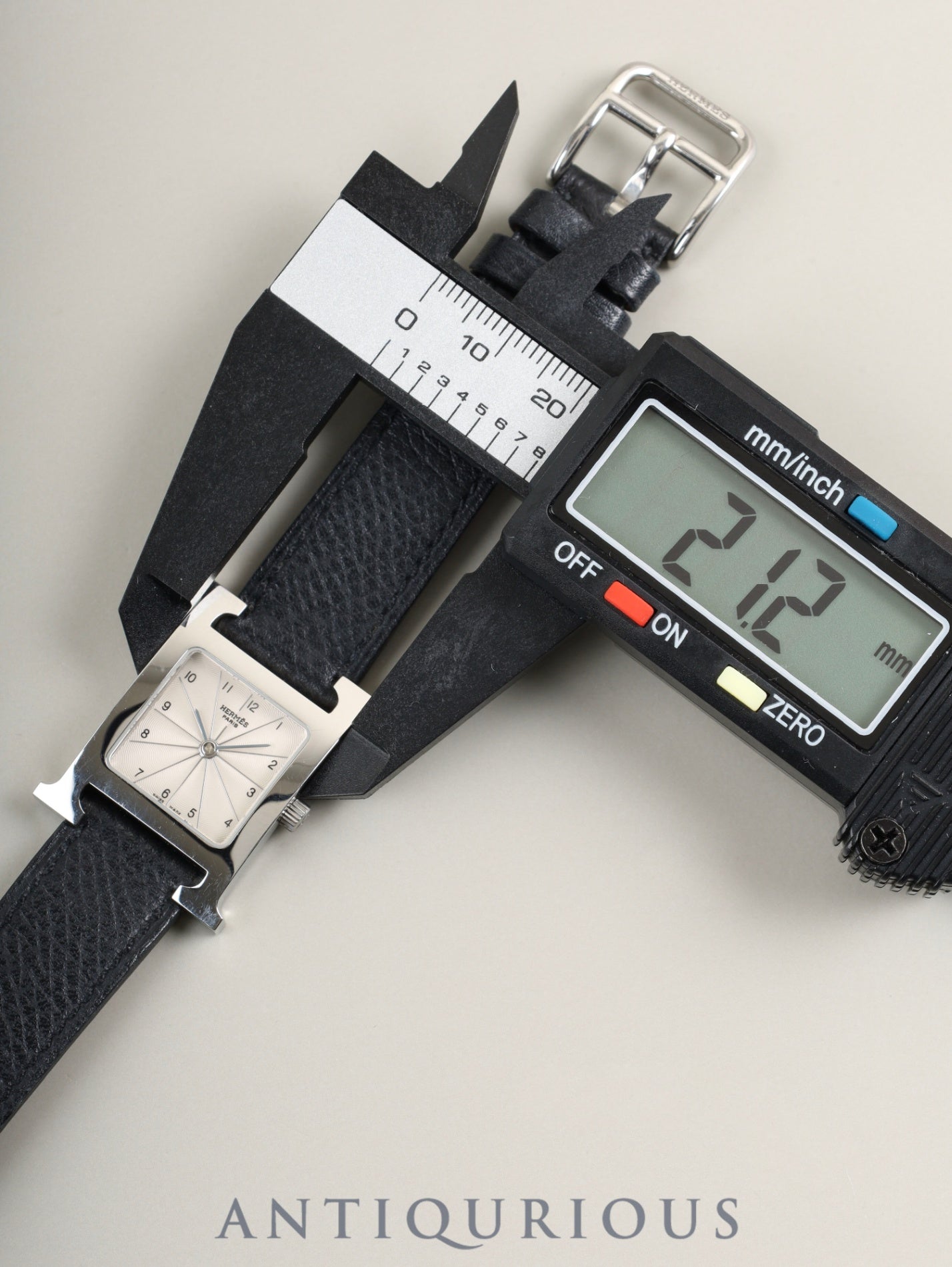 Hermès H Watch HH1.210 Quartz Caliber 901.001 Stainless Steel with Genuine Leather Strap (H Stamp: 2004) and Genuine Buckle (SS). White Dial. Overhauled.