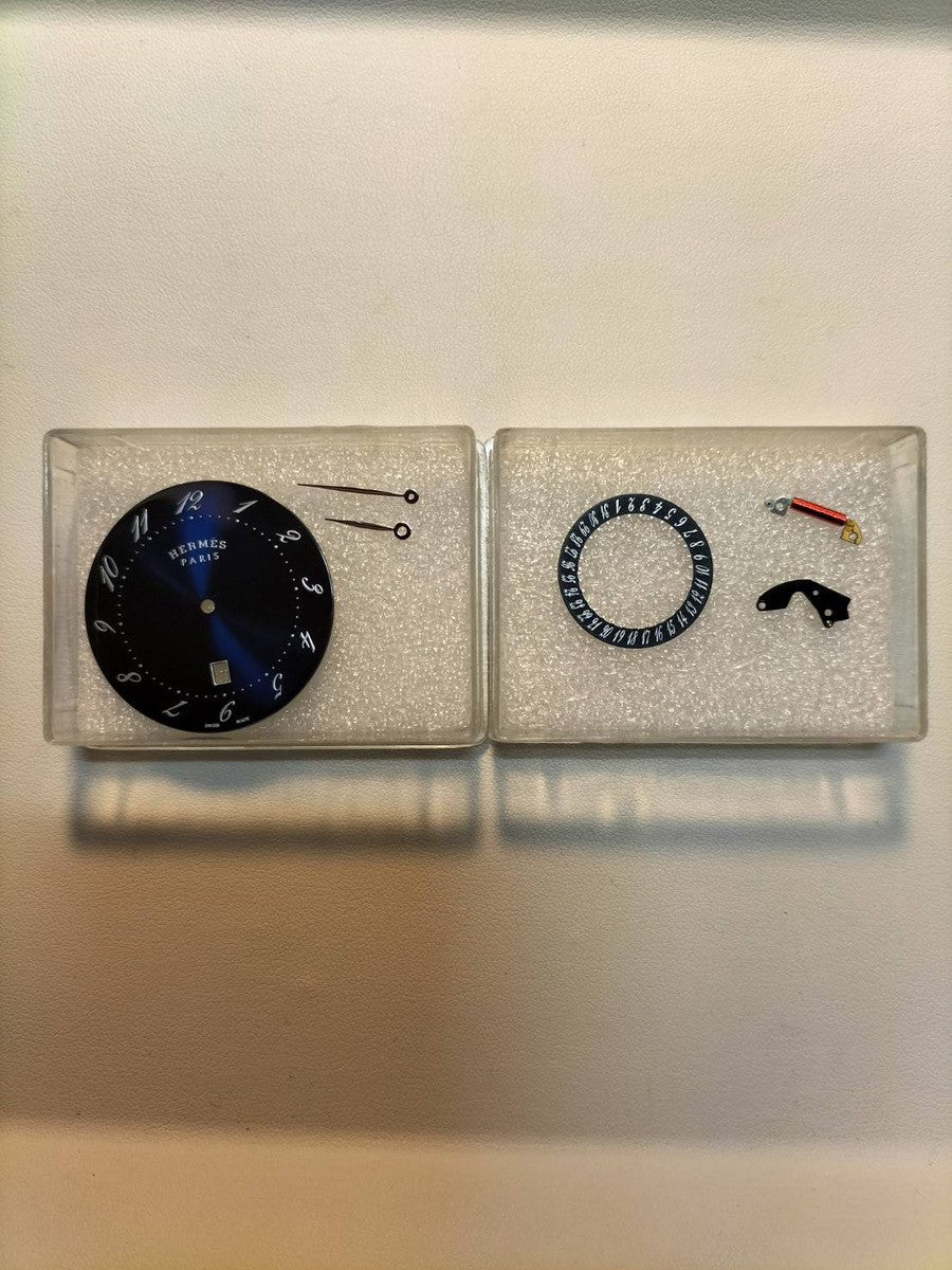 エルメス アルソー AR7Q.810.630 クォーツ SS 純正革ベルト(B刻印:2023)純正尾錠(SS) ブルーアラビア文字盤 箱 冊子 保証書(2023年) オーバーホール済み