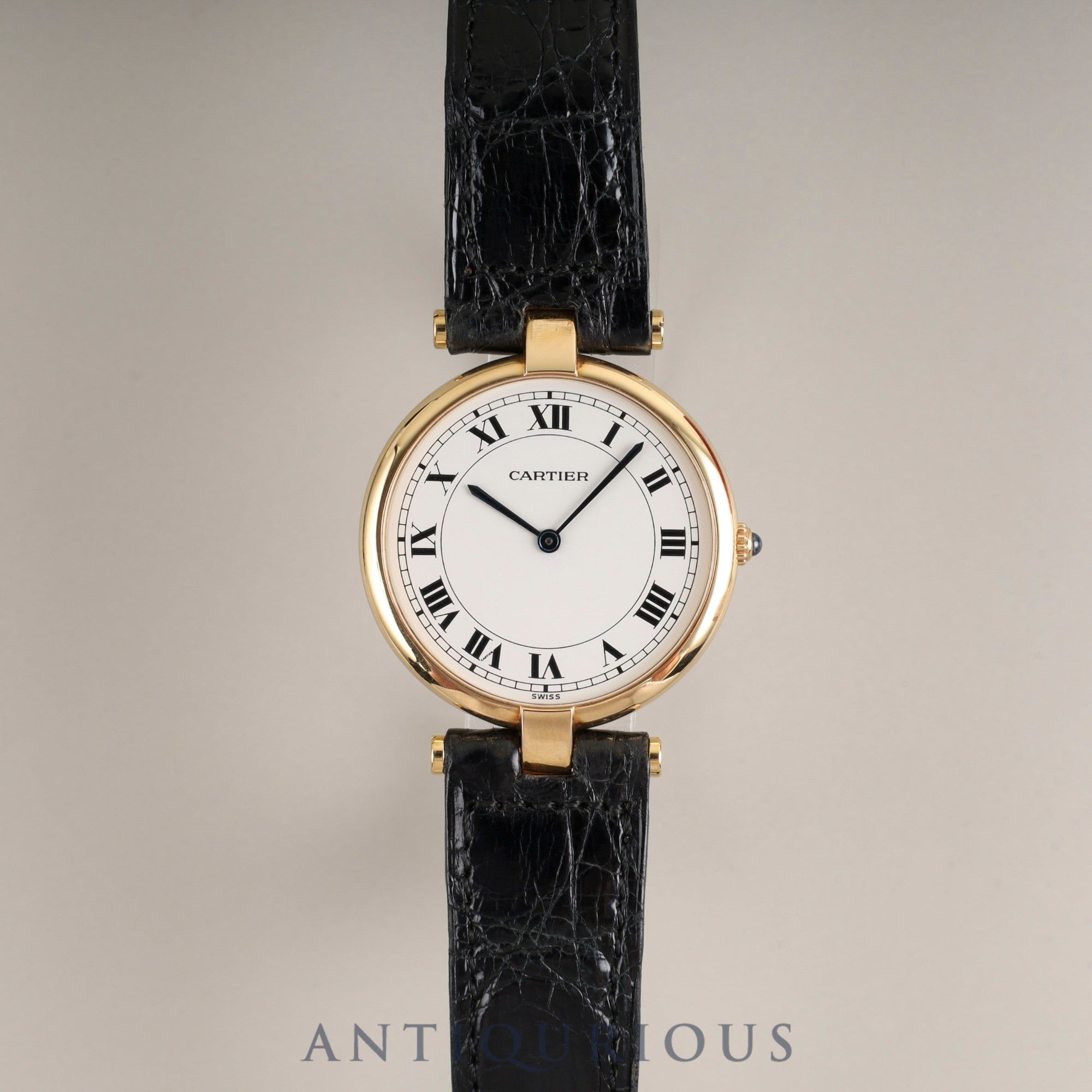 Cartier Vendôme VLC LM 881001 Quartz Cal.-750 with genuine leather strap and genuine buckle (GP). White Roman dial, 30mm. Boxed and overhauled.