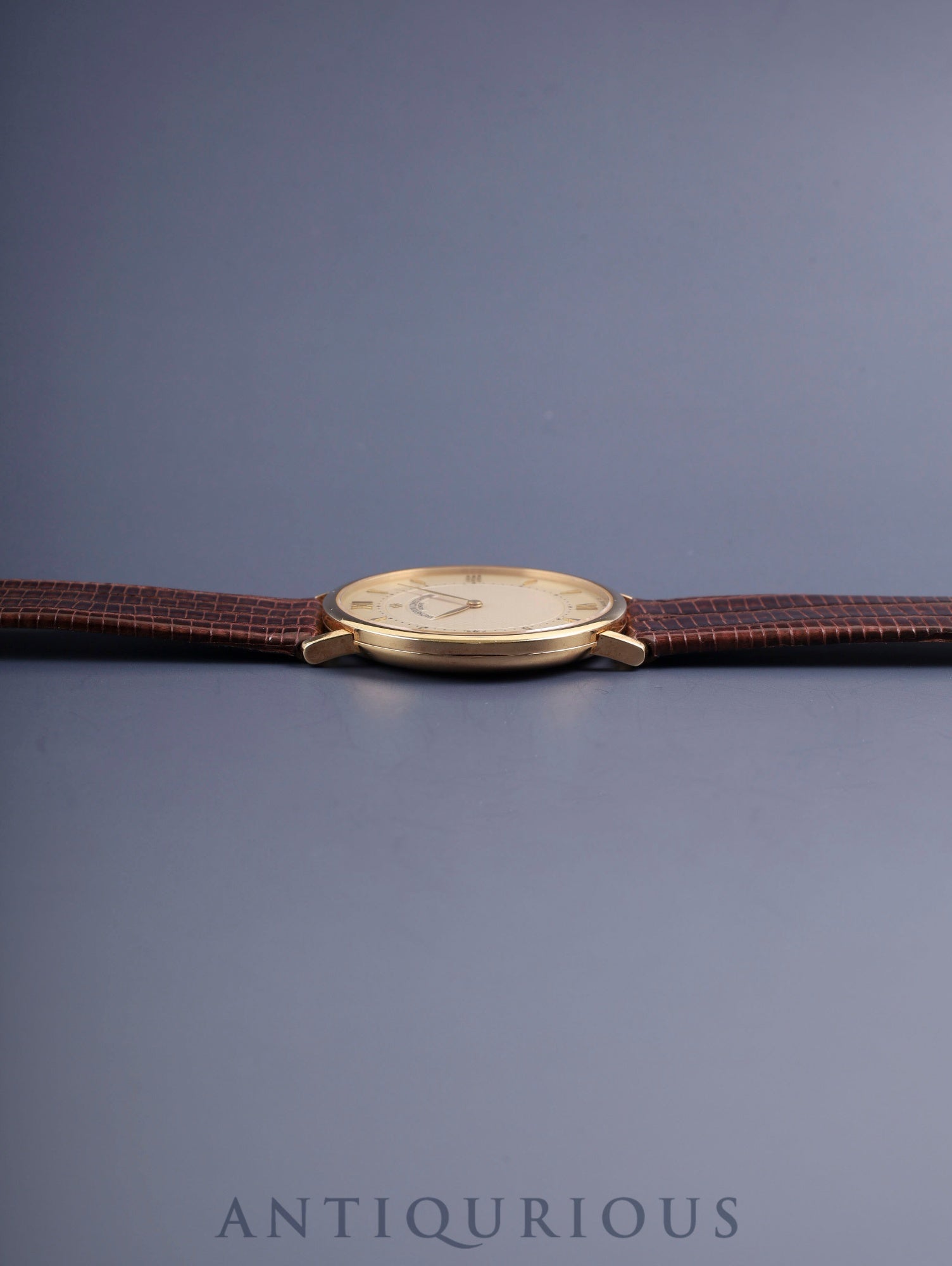 ヴァシュロン・コンスタンタン エッセンシャル 31039/1 手巻き Cal.1132.2 750 革 純正尾錠(750) シャンパン文字盤 オーバーホール済み