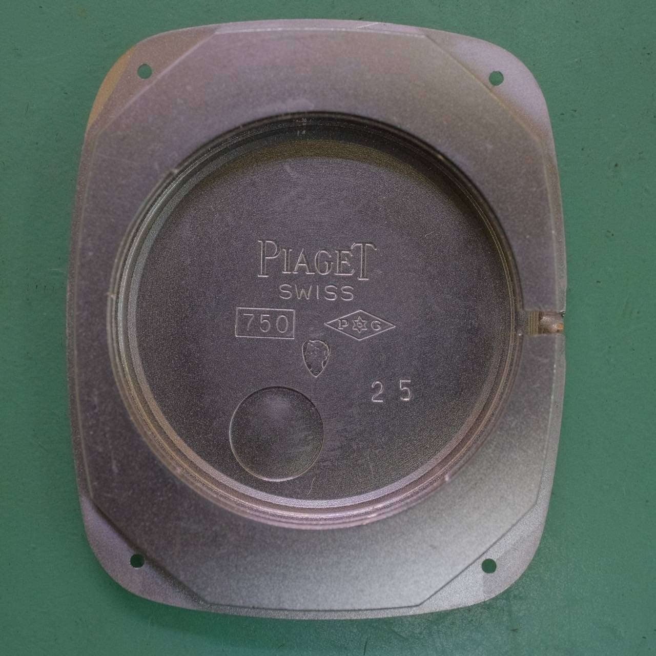 ピアジェ クッションケース 9251 手巻き Cal.9P2 WG 革 純正尾錠(750)ホワイト文字盤 箱 保証書(1988年)