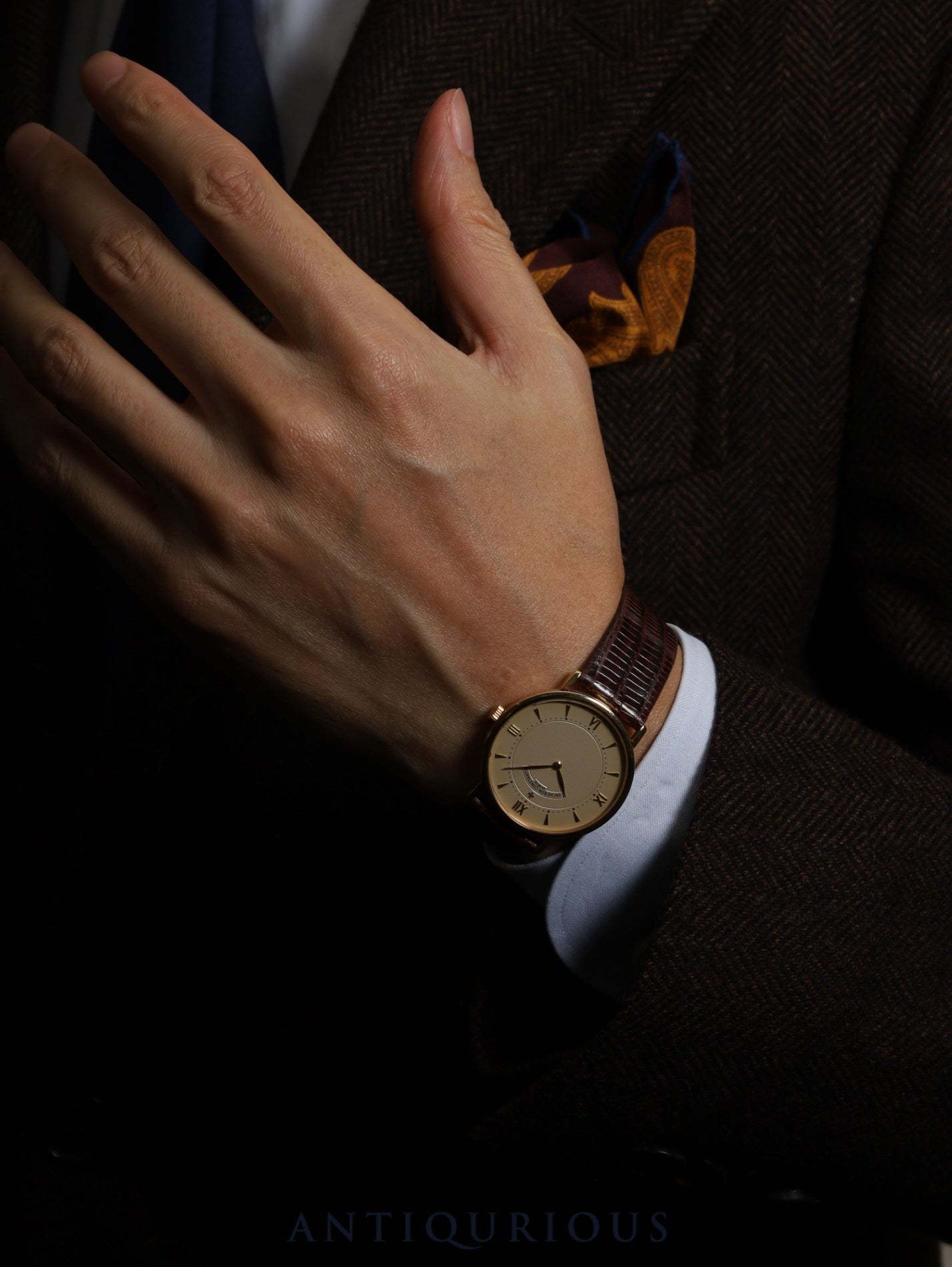 ヴァシュロン・コンスタンタン エッセンシャル 31039/1 手巻き Cal.1132.2 750 革 純正尾錠(750) シャンパン文字盤 オーバーホール済み