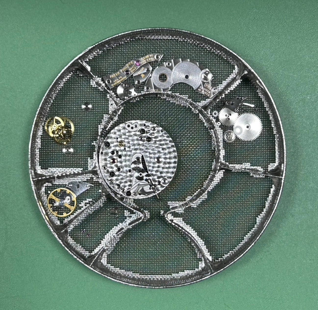 パテック・フィリップ カラトラバ 3919G-001 手巻き Cal.215 750 革 純正尾錠(750) ホワイトローマン文字盤 箱 ケース(劣化) アーカイヴ(2017年発行/1992年購入品)修理明細(個人名記載あり)純正ベルト付き(使用感あり) オーバーホール済み