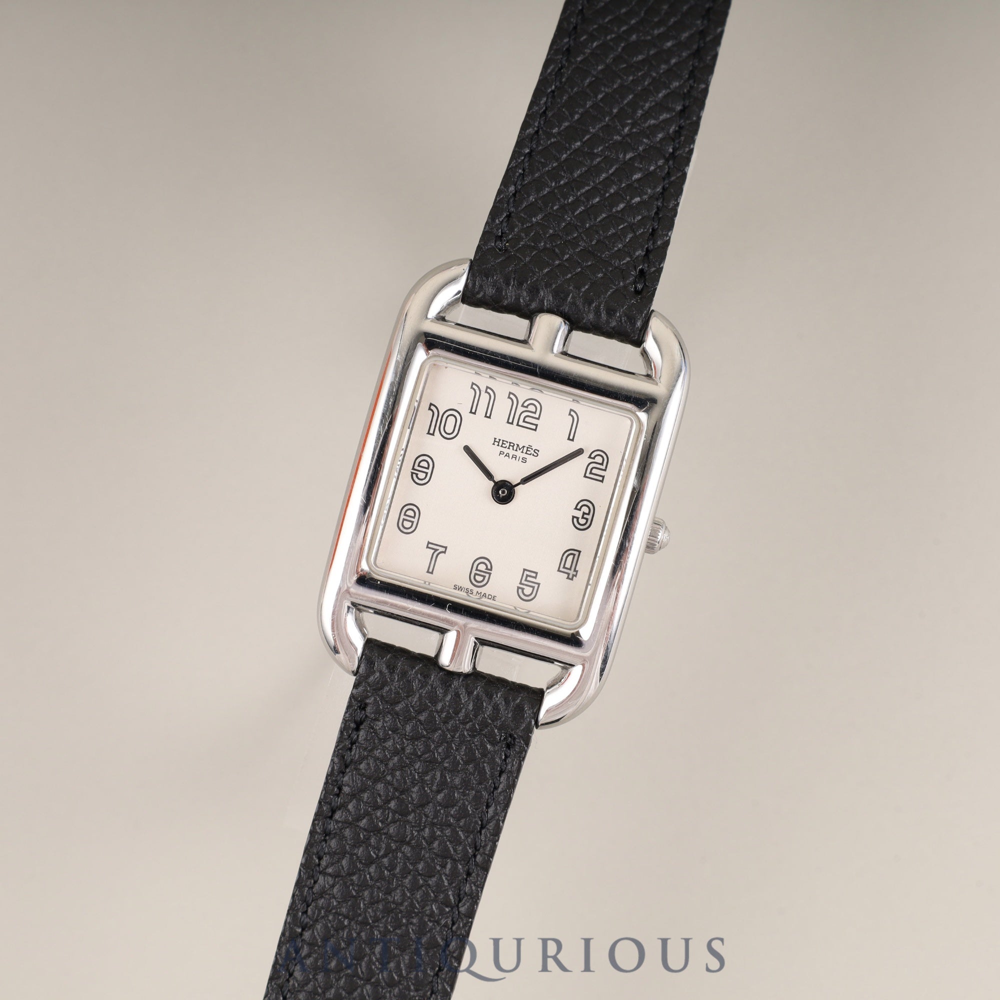 Hermès Cape Cod CC1-210 Quartz Caliber 976.001 Stainless Steel Leather Strap with Genuine Stainless Steel Buckle, Silver Dial, Box, Booklet, Warranty Card (2002), Genuine Leather Strap (2001, Signs of Use), Overhauled