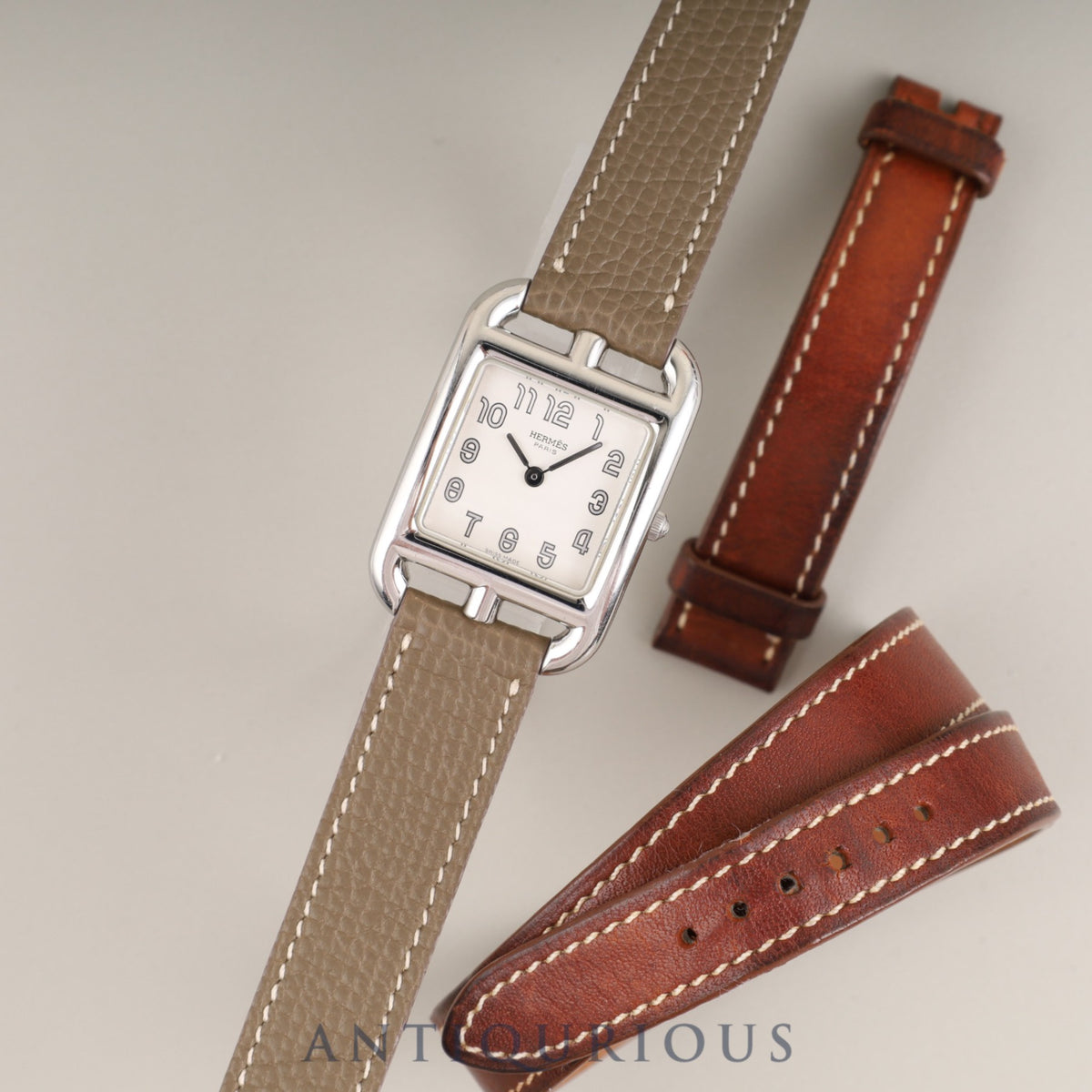 Hermès Cape Cod CC1.210 Quartz Caliber 976.001 Stainless Steel Leather Strap with Genuine Stainless Steel Buckle, White Arabic Dial, Genuine Leather Strap (Slightly Used, Engraving Unreadable), Overhauled