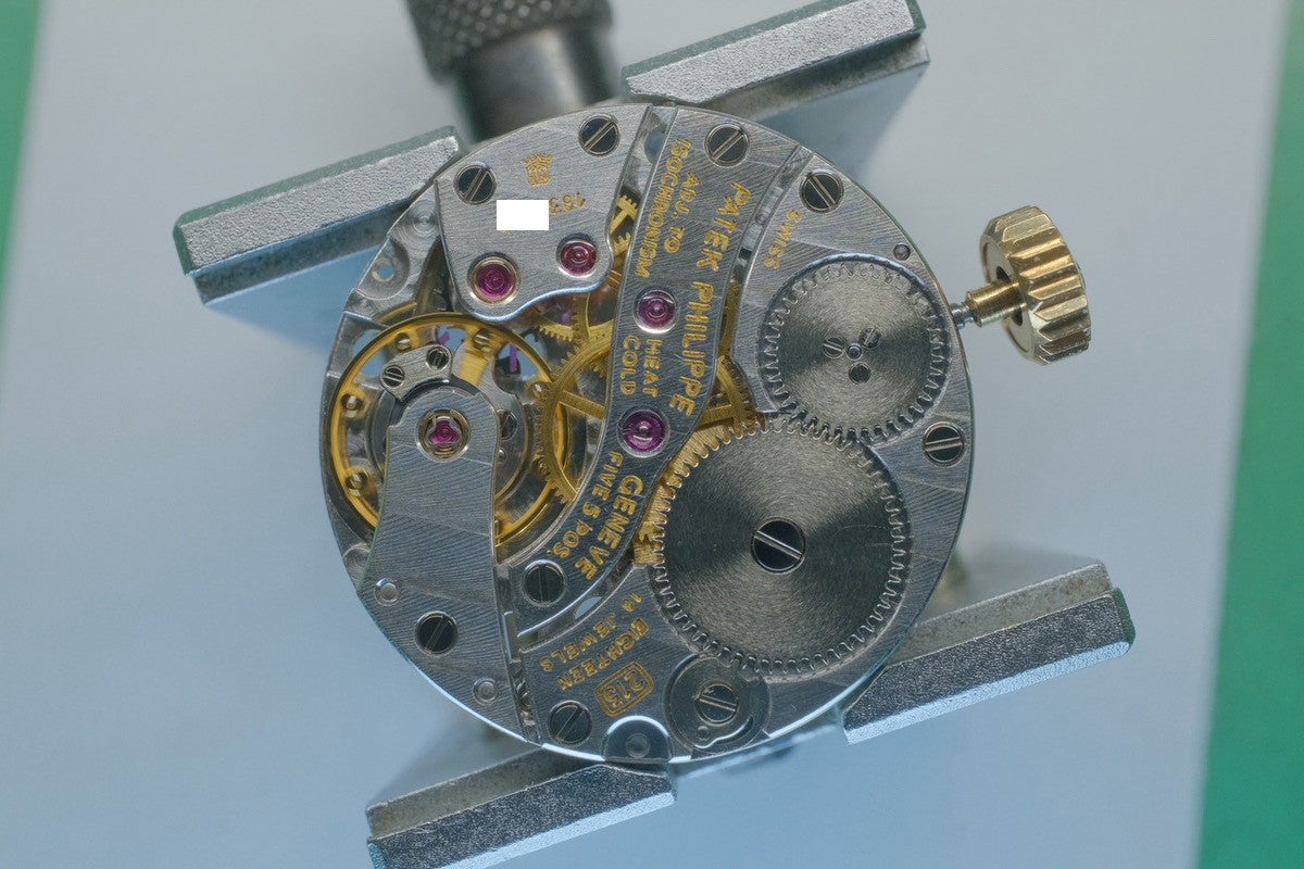 パテック・フィリップ ゴンドーロ 5010 手巻き Cal.215 750YG 革 純正尾錠(750YG)ホワイトローマン文字盤 箱 登録保証書 オーバーホール済み