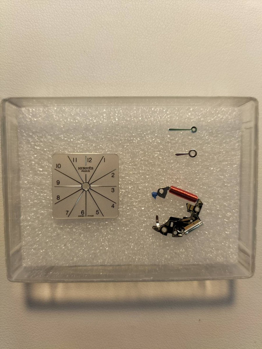 エルメス Hウォッチ ドゥブルトゥール HH1.210 クォーツ Cal.901.001 SS 純正革ベルト(T刻印:2015年)純正尾錠(SS)ホワイト文字盤 箱 保証書 冊子 オーバーホール済み