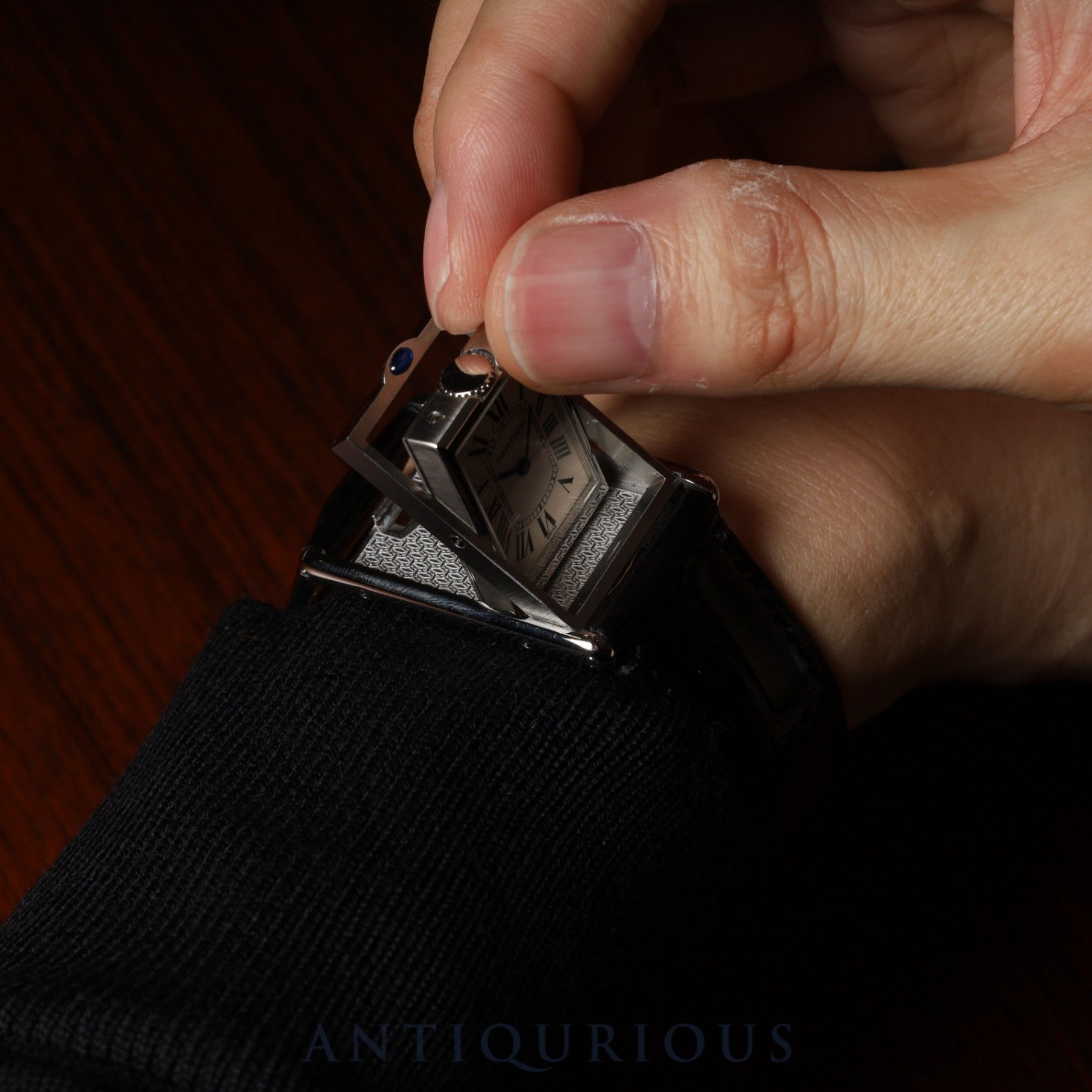 カルティエ タンク バスキュラント LM 2390 手巻き SS 革 社外尾錠(SS) ホワイトローマン文字盤 箱 冊子 保証書(無記載)2025/9/30 カルティエブティックにてコンプリートサービス(フルメンテナンス)済み