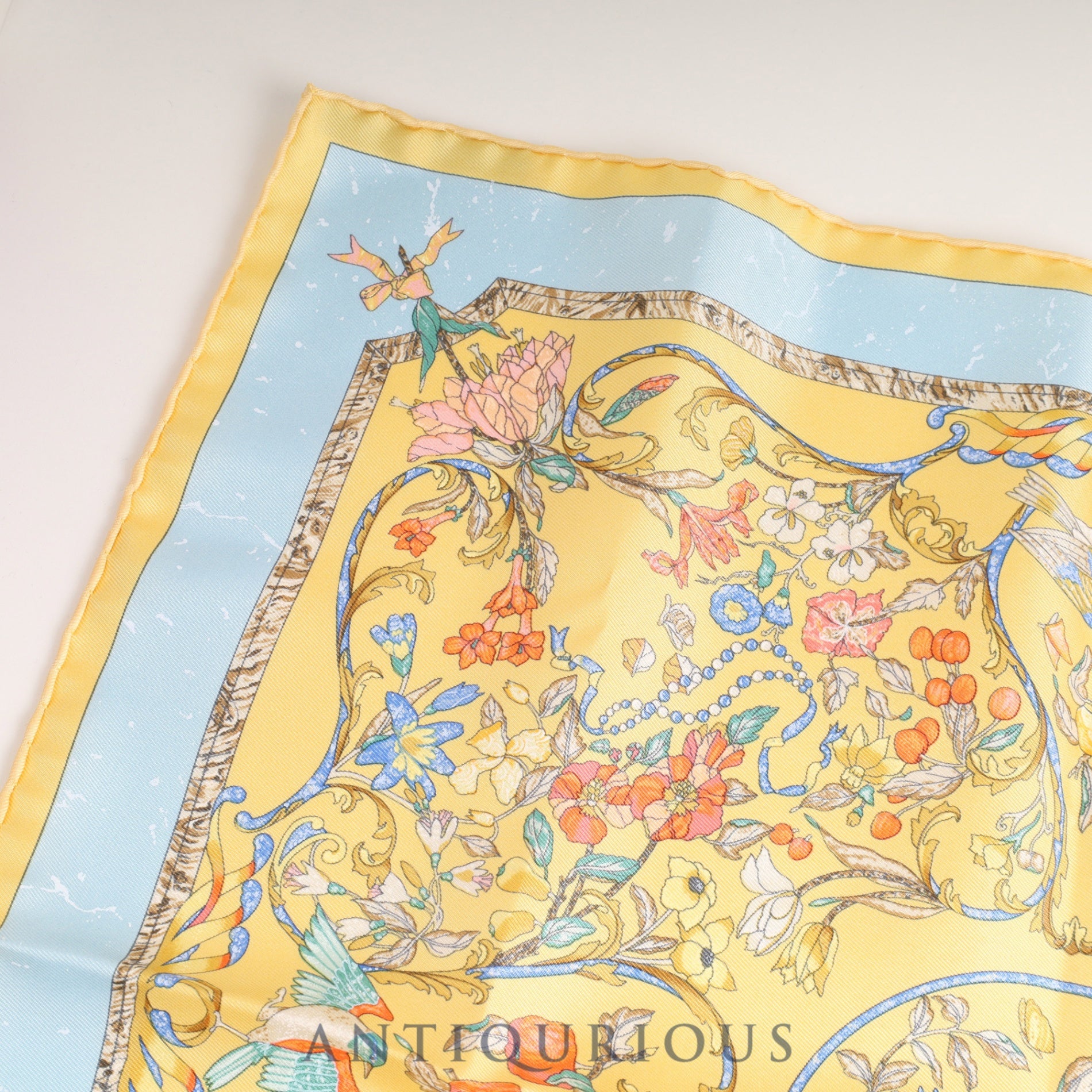 エルメス スカーフ カレ45 PIERRES d' ORIENT et d' OCCIDENT 東洋の石と西洋の石細工 SILK100% 箱