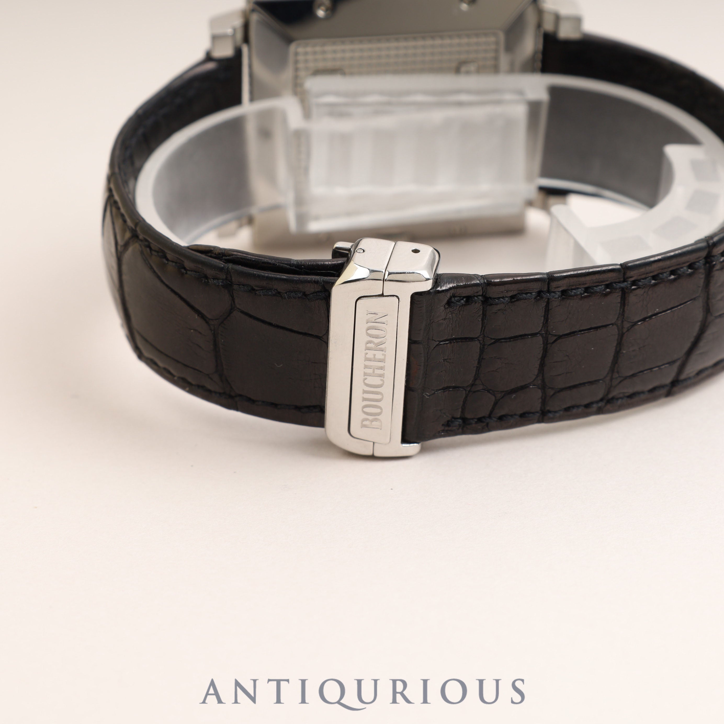 Boucheron Carre WA011301