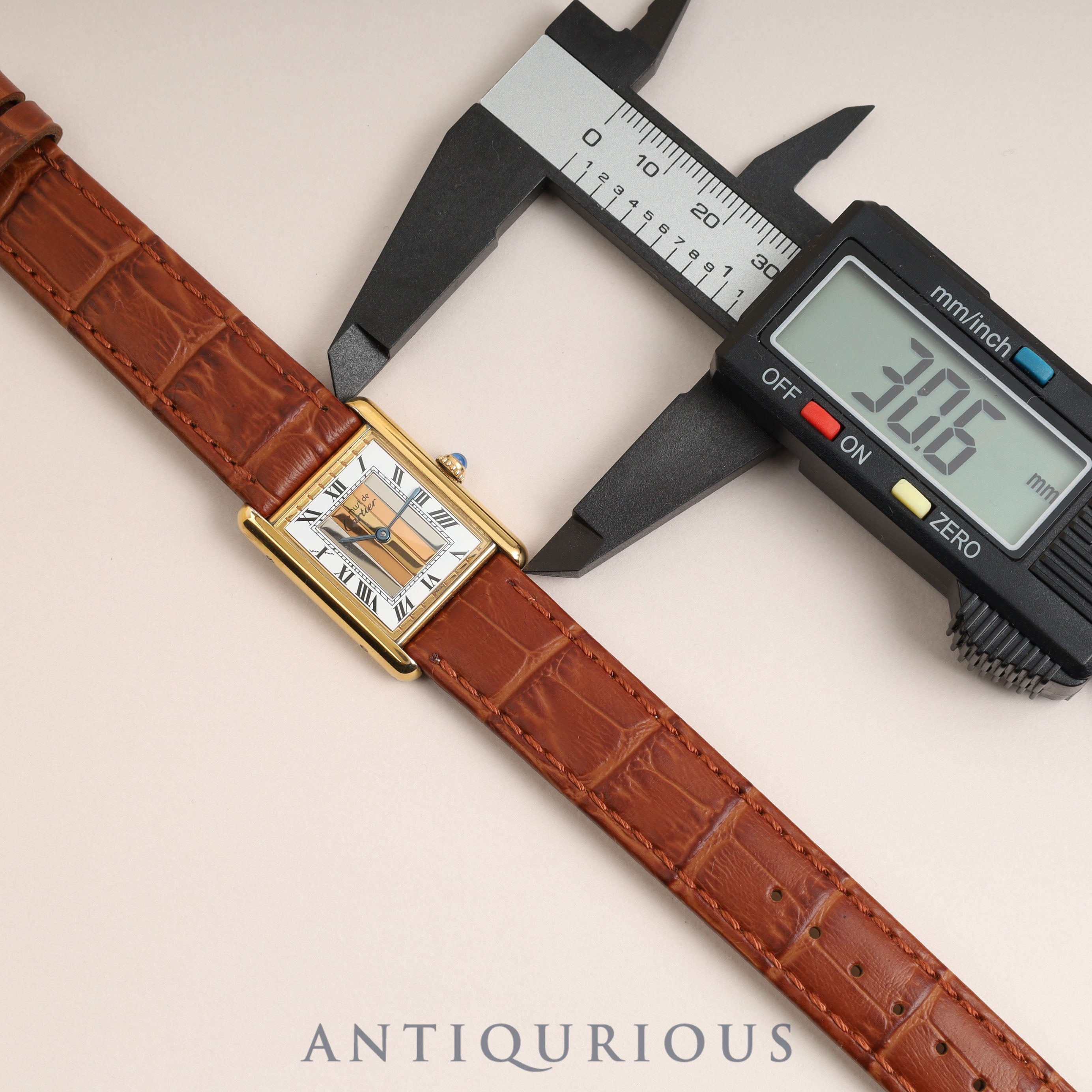 カルティエ マストタンク LM QZ トリニティ文字盤 箱 保証書付き