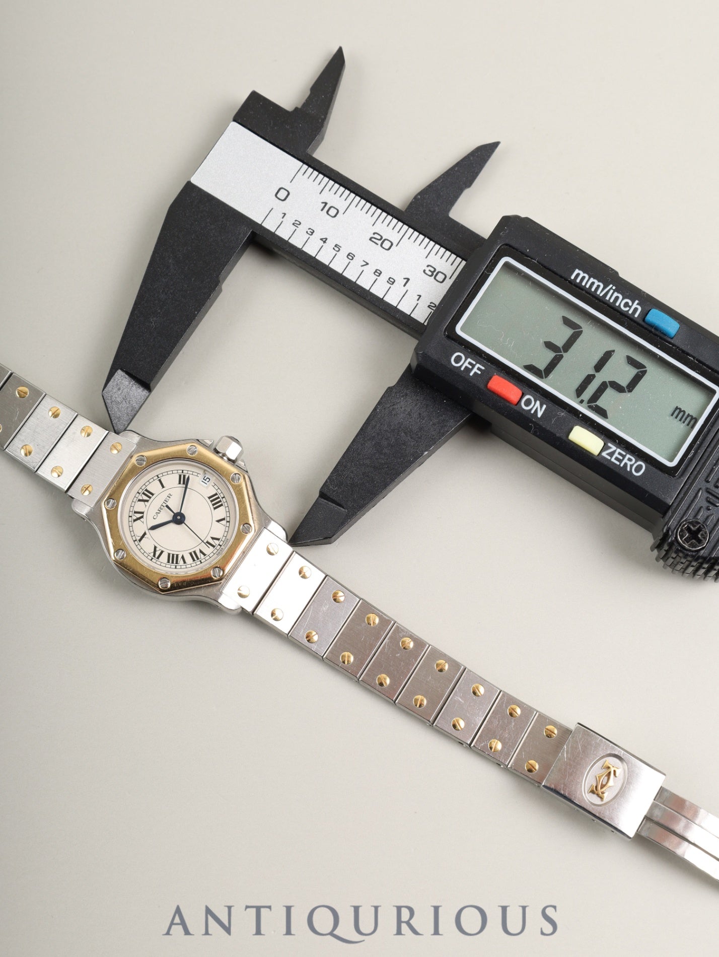 カルティエ サントス オクタゴン SM W2001683 / 187903 クォーツ SS/YG SS/YG アイボリーローマン文字盤(SWISS MADE表記)箱 冊子 保証書(1989年)タグ カルティエブティックにてコンプリートサービス(フルメンテナンス)済み
