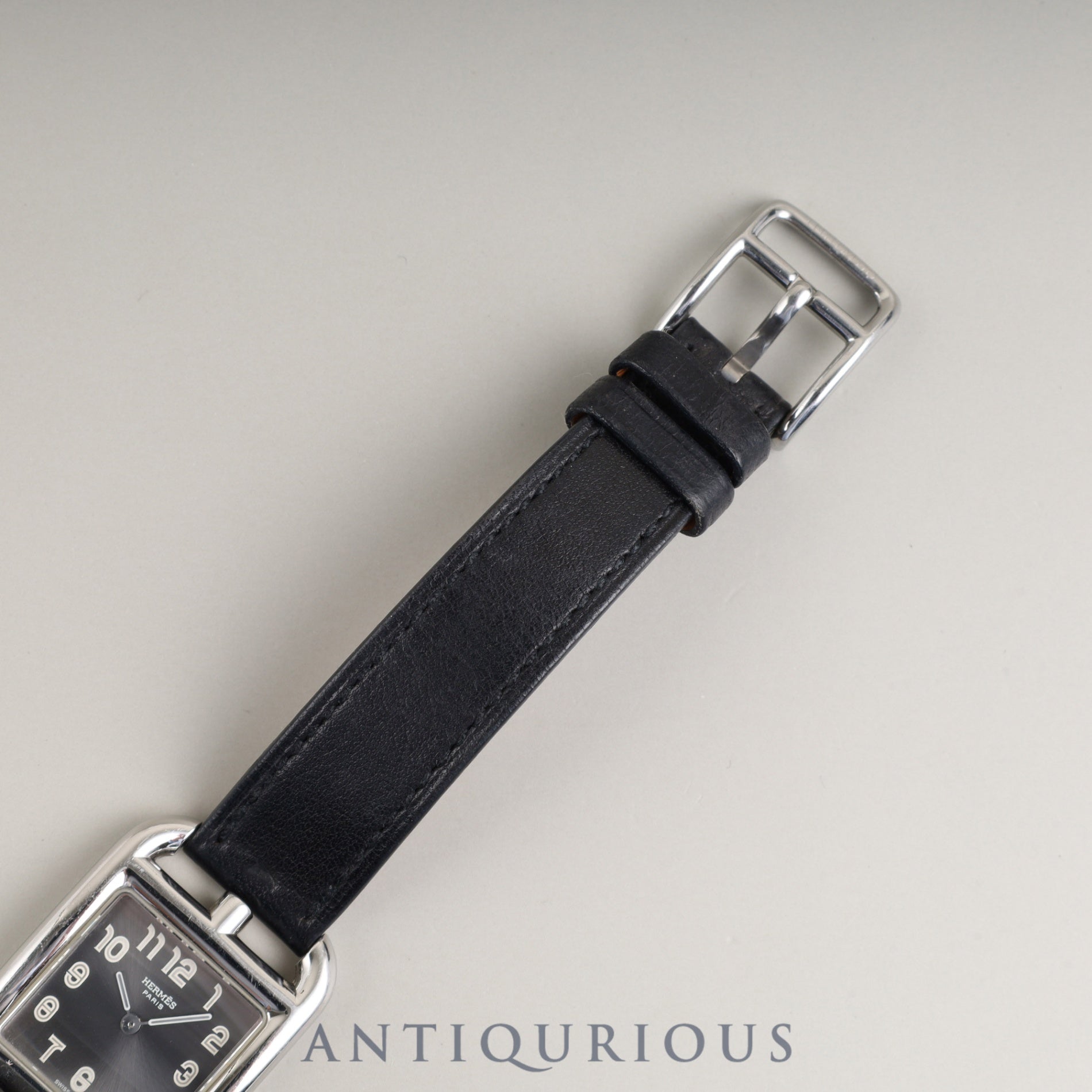 Hermès Cape Cod CC1.210 Quartz Caliber 976.001 Stainless Steel Watch with Genuine Leather Strap (E Stamp: 2001) and Genuine Stainless Steel Buckle. Gray Arabic Dial. Overhauled.