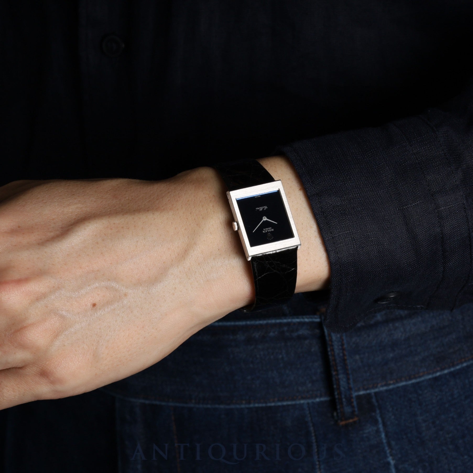 Rolex Cellini 4014 manual winding Cal. 1601 750 leather watch with genuine stainless steel buckle, blue dial, 22 x 29mm, 34th series (1971), genuine leather strap (shows signs of use), overhauled.