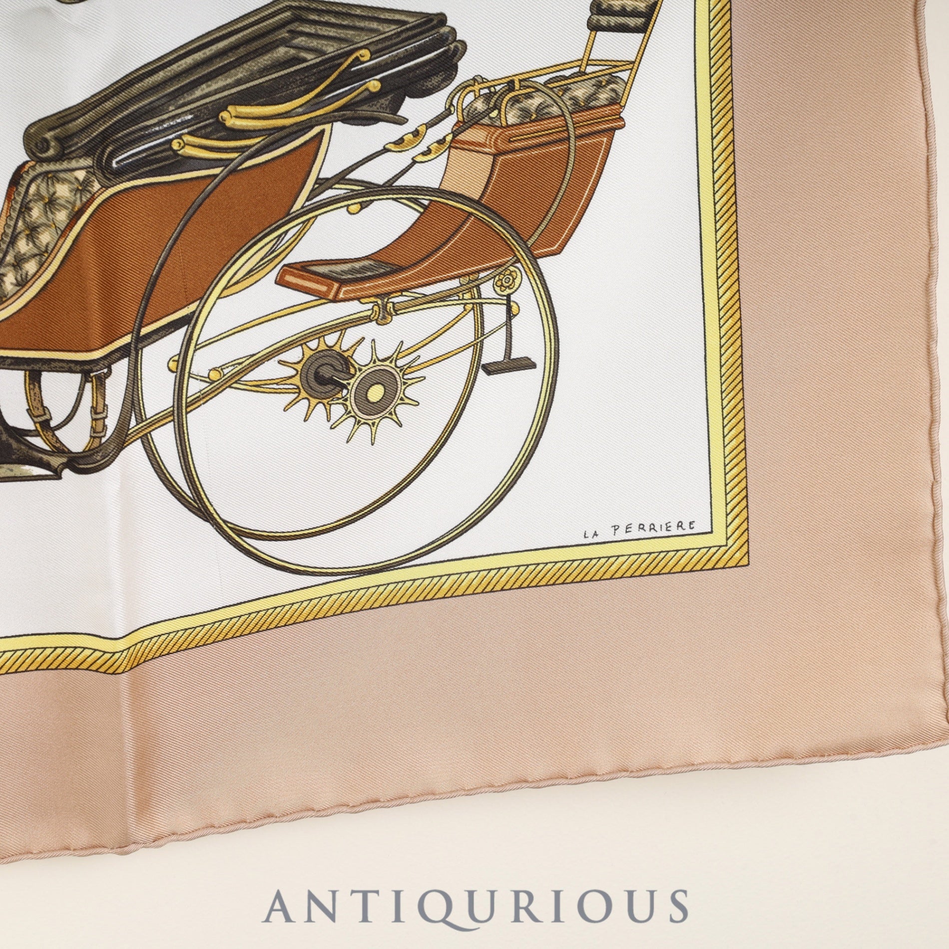 エルメス スカーフ カレ90 LES VOITURES A TRANSFORMATION 折り畳み式幌の馬車 SILK100%