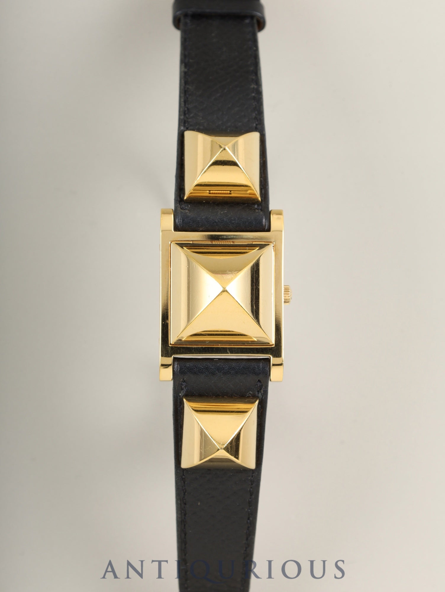 エルメス メドール 11.01 クォーツ Cal.976.001 GP 純正革ベルト(◯Y刻印:1995年) 純正ピンバックル(GP) ホワイト文字盤 箱 冊子 タグ 保証書(1995年)オーバーホール済み